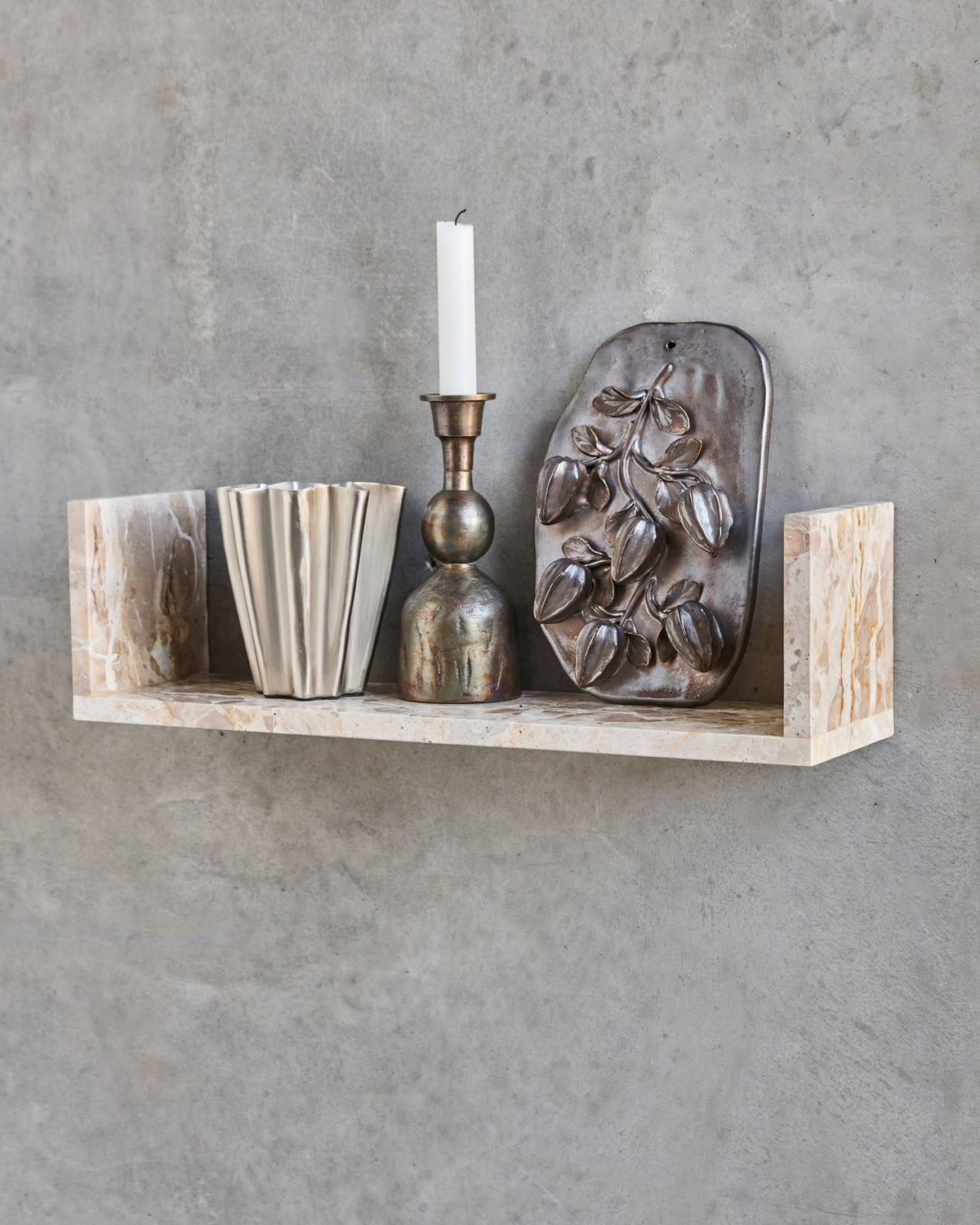 Regal, HDMarr, Beiger Marmor in Beiger Marmor präsentiert im Onlineshop von KAQTU Design AG. Wandregal ist von House Doctor