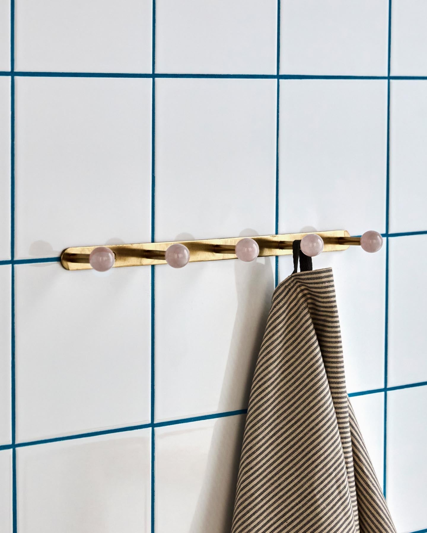 Rack, HDBall, Rosa in Rosa präsentiert im Onlineshop von KAQTU Design AG. Kleiderhaken ist von House Doctor