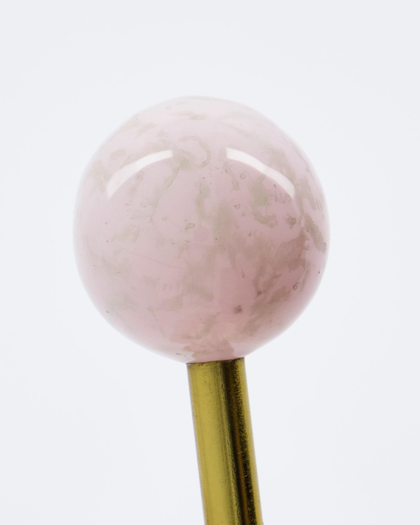 Haken, HDBall, Rosa in Rosa präsentiert im Onlineshop von KAQTU Design AG. Kleiderhaken ist von House Doctor