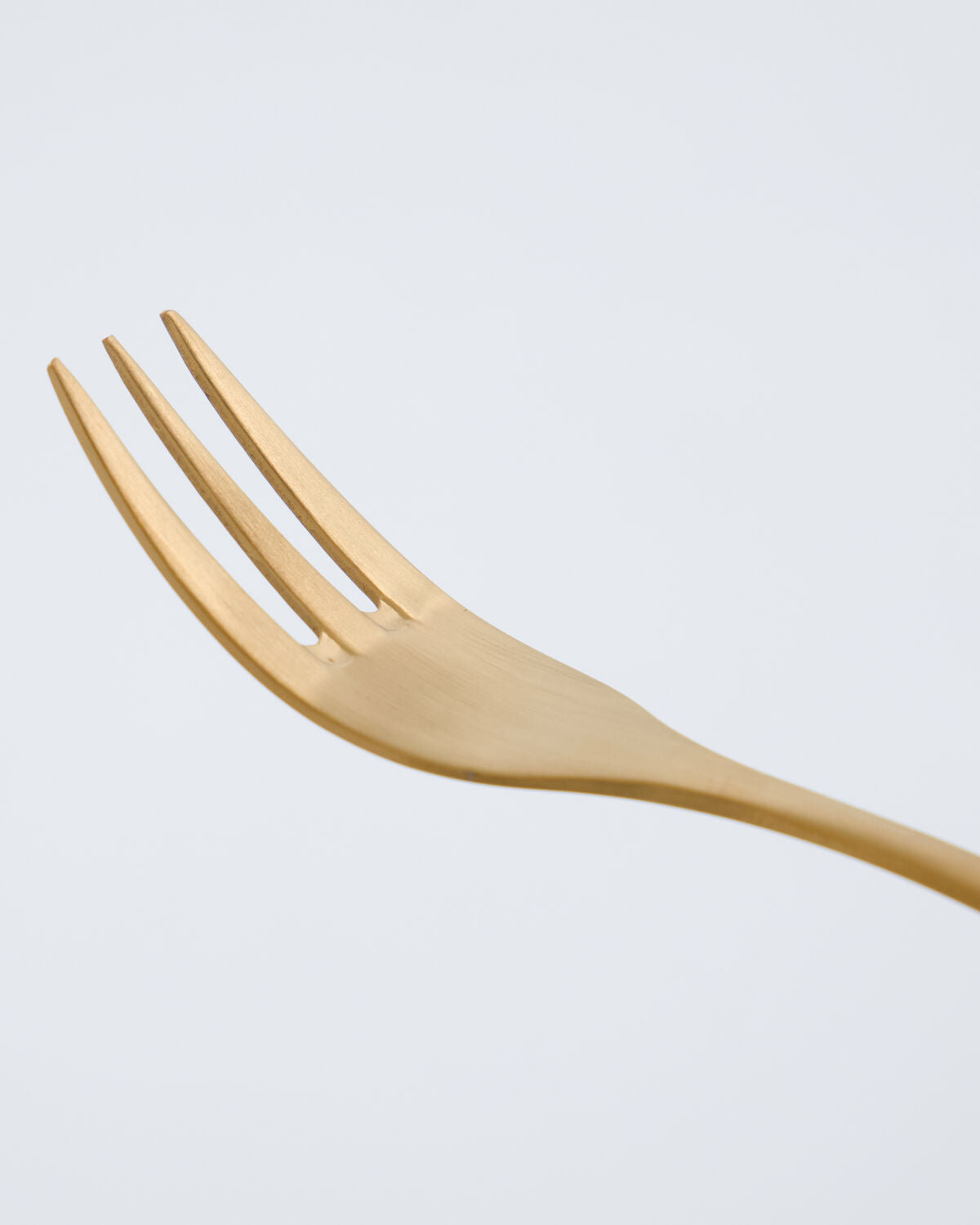 Elegante goldene Kuchengabel von House Doctor, ideal für besondere Anlässe und feine Desserts. Ein Must-Have für stilvolle Tischdekoration.