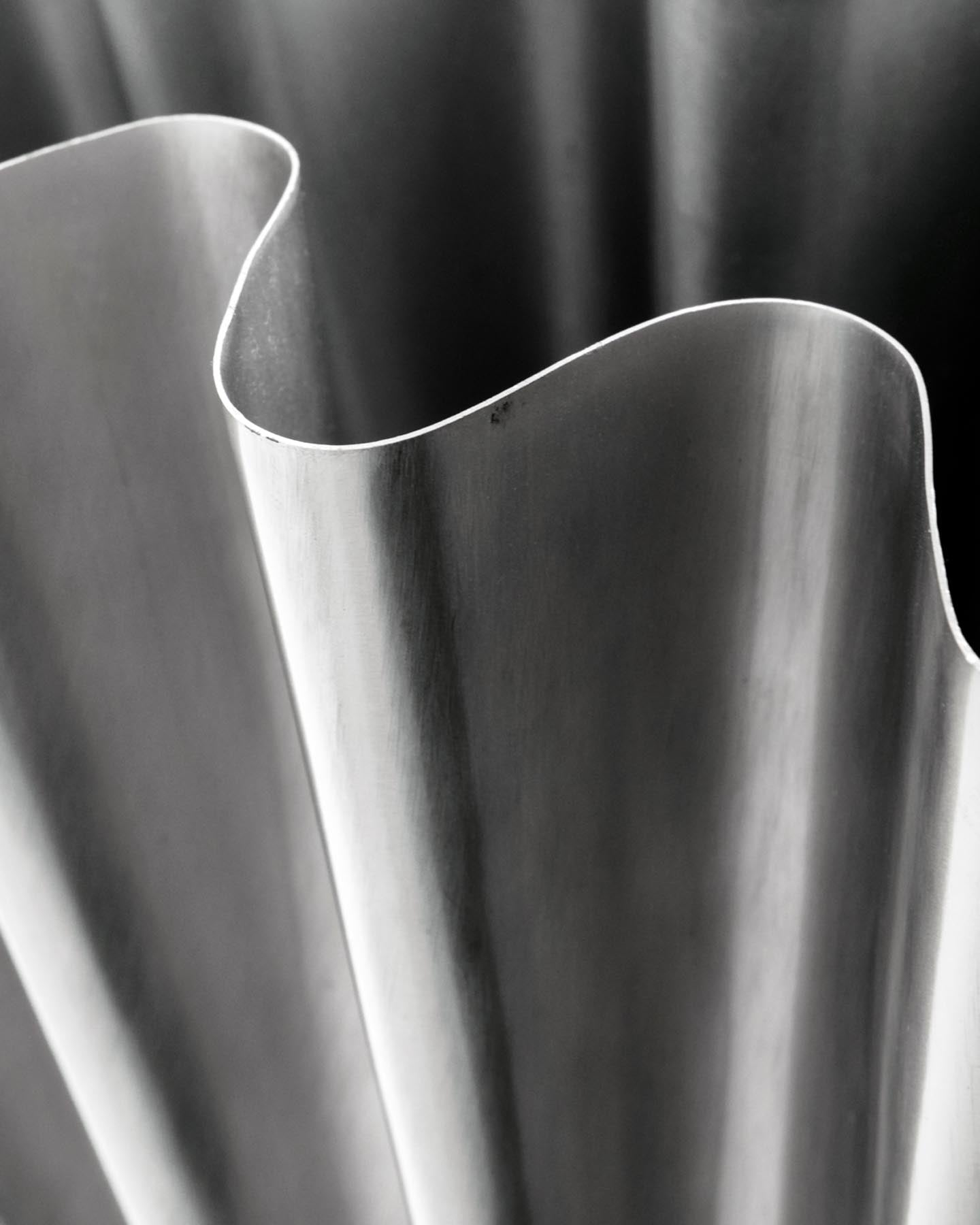 Vase, HDFlood, Gebürstetes Silber-Finish in Gebürstetes Silber-Finish präsentiert im Onlineshop von KAQTU Design AG. Vase ist von House Doctor