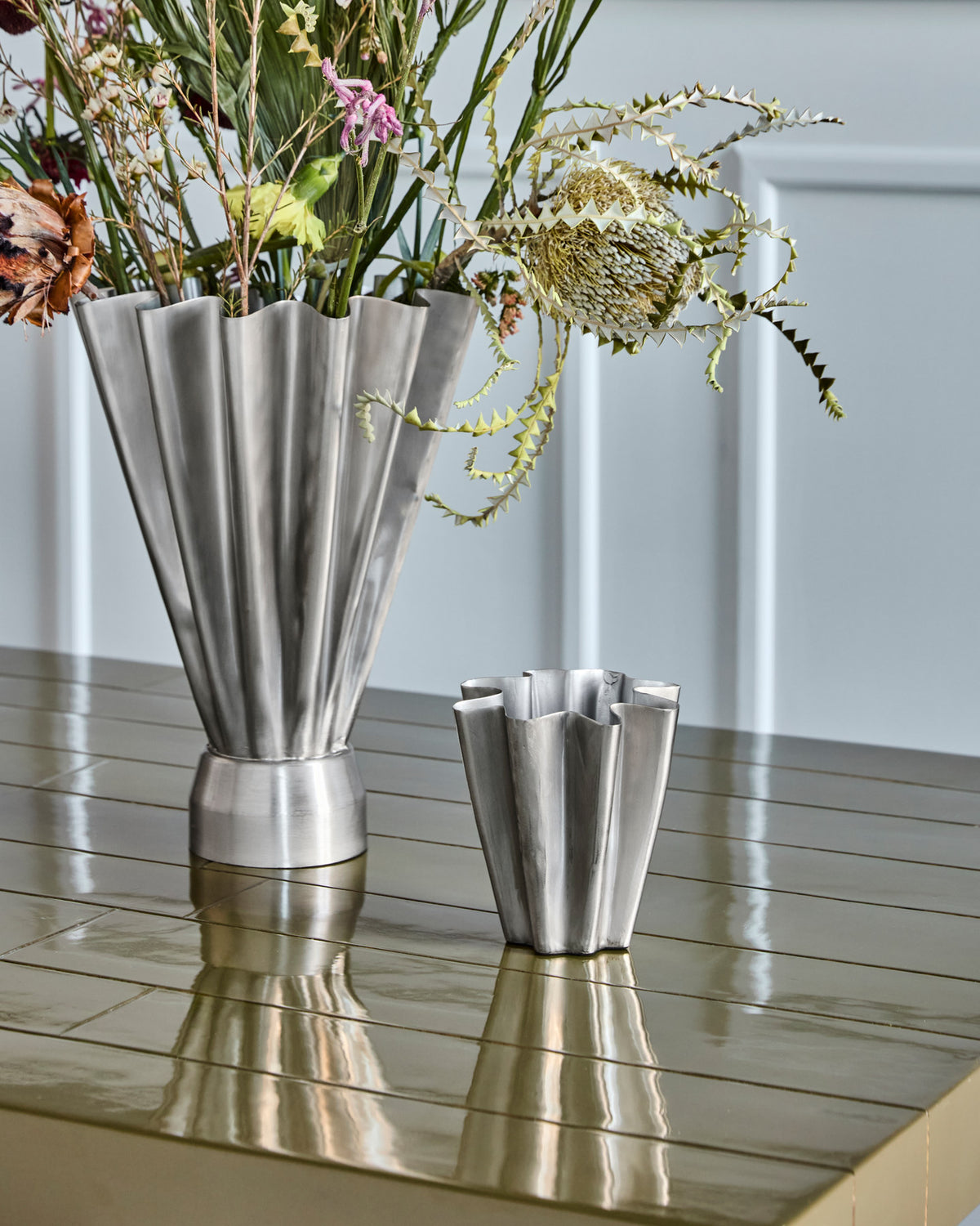 Vase, HDFlood, Gebürstetes Silber-Finish in Gebürstetes Silber-Finish präsentiert im Onlineshop von KAQTU Design AG. Vase ist von House Doctor