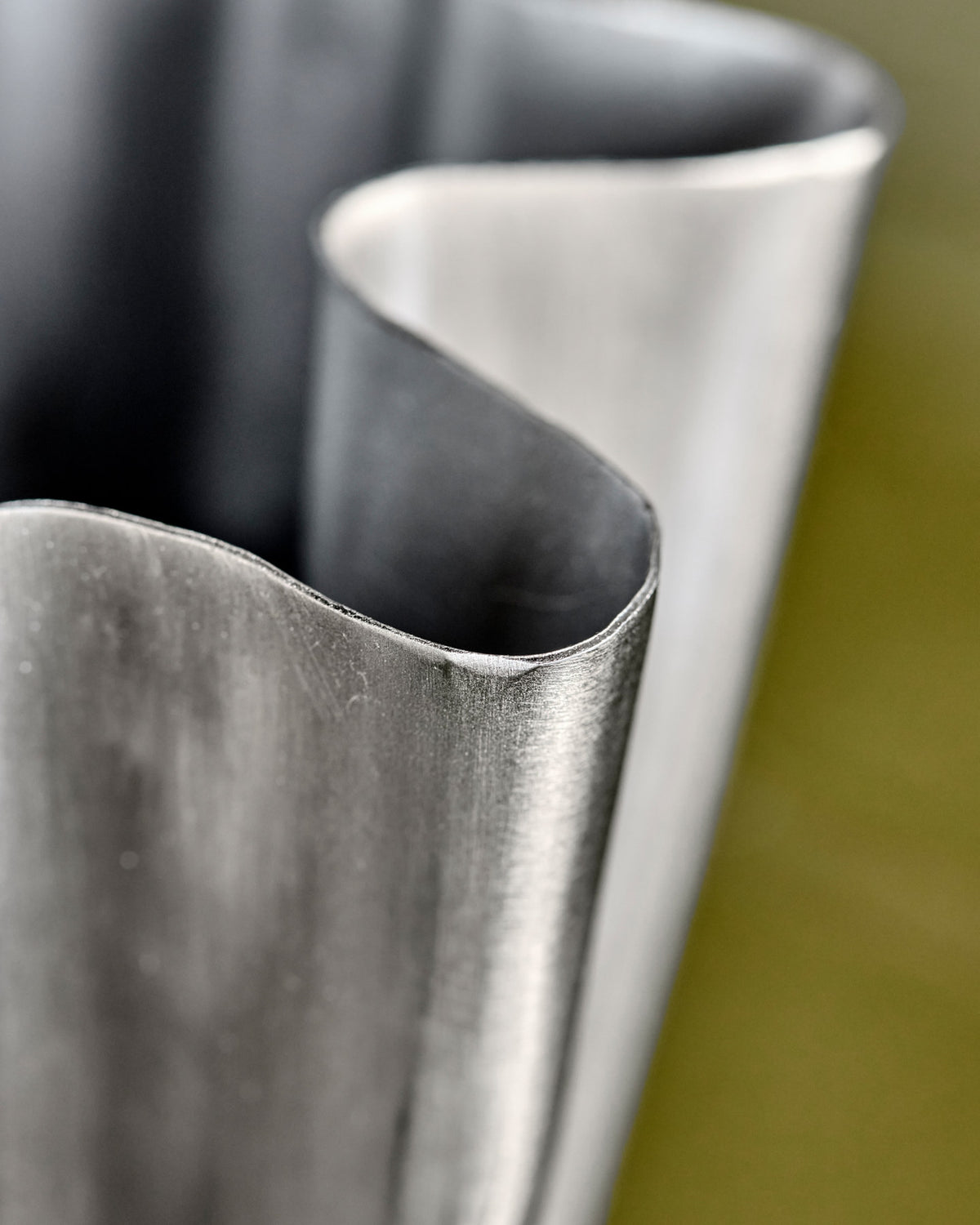Vase, HDFlood, Gebürstetes Silber-Finish in Gebürstetes Silber-Finish präsentiert im Onlineshop von KAQTU Design AG. Vase ist von House Doctor