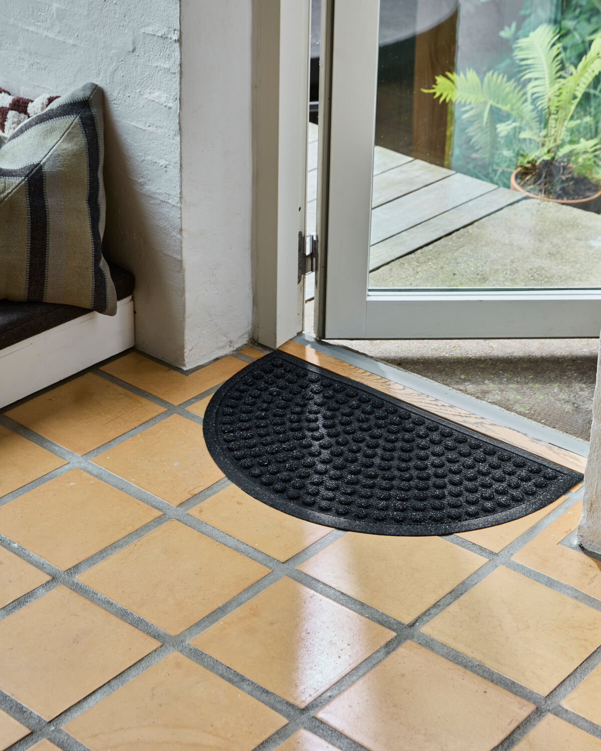 Fußmatte, HDEntry, Half Round, Schwarz in Black präsentiert im Onlineshop von KAQTU Design AG. Fussmatte ist von House Doctor