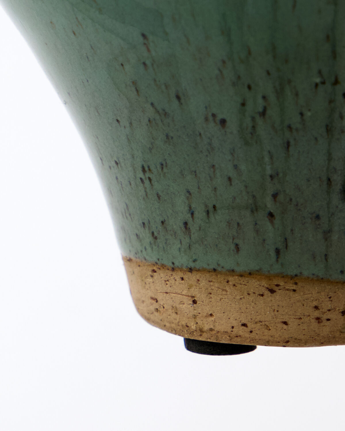 Stilvolle grüne Vase HDKolo von House Doctor, perfekt für kreative Blumendekorationen und als modernes Wohnaccessoire.