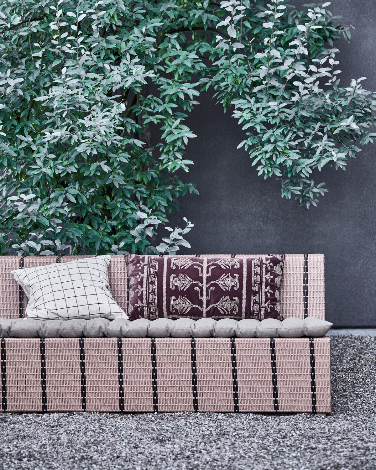 Loungesofa, HDJass, Natur, Schwarz in Nature präsentiert im Onlineshop von KAQTU Design AG. Lounge Sofa ist von House Doctor