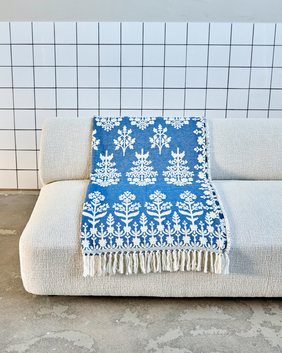 Decke, HDMazzo, Blau in Blue präsentiert im Onlineshop von KAQTU Design AG. Wolldecke ist von House Doctor;Decke, HDMazzo, Blau in Blue präsentiert im Onlineshop von KAQTU Design AG. Wolldecke ist von House Doctor;Decke, HDMazzo, Blau in Blue präsentiert im Onlineshop von KAQTU Design AG. Wolldecke ist von House Doctor
