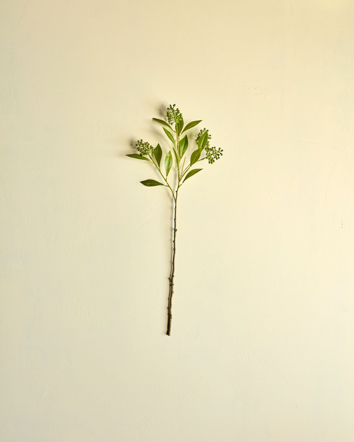 Kunstvolle HDLigustrum-Zweige in lebendigem Grün von House Doctor, ideal für stilvolle Dekoration und natürliche Akzente in jedem Raum.