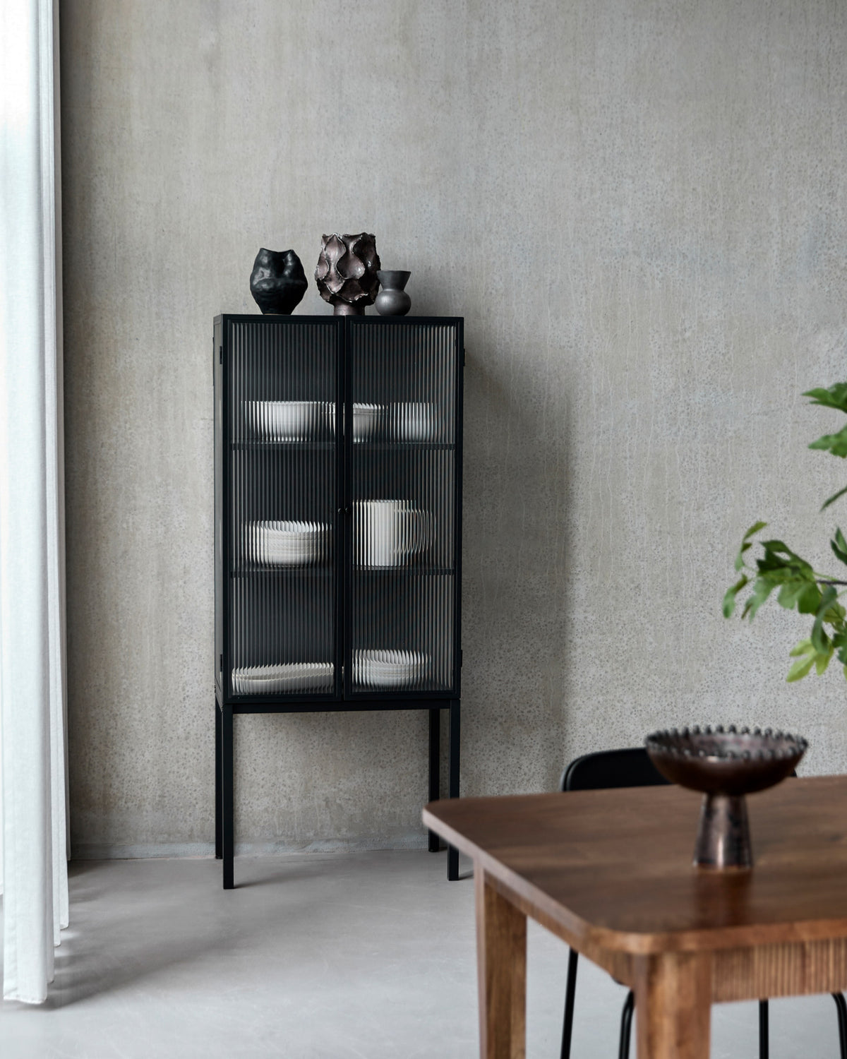 Schrank, HDCabin, Schwarz in Black präsentiert im Onlineshop von KAQTU Design AG. Vitrine ist von House Doctor