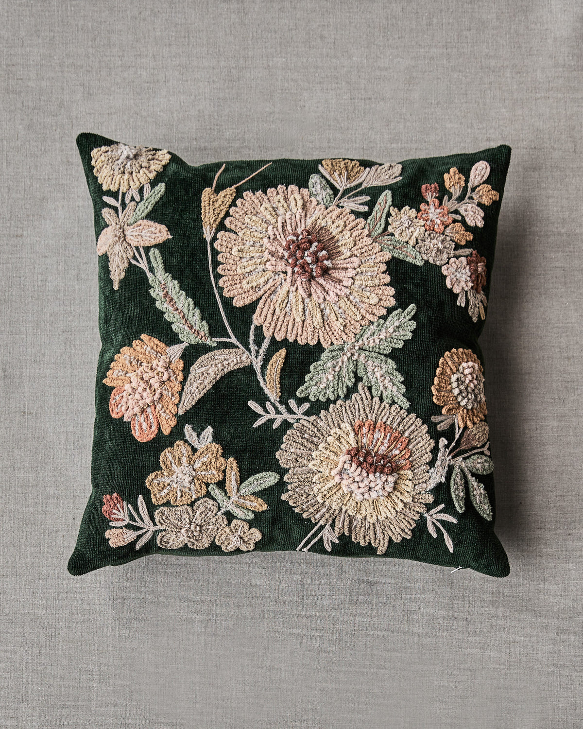 Grüner Kissenbezug HDBota aus Baumwolle und Viskose mit aufgesticktem Blumenmuster;Grüner Kissenbezug HDBota aus Baumwolle und Viskose mit aufgesticktem Blumenmuster;Grüner Kissenbezug HDBota aus Baumwolle und Viskose mit aufgesticktem Blumenmuster;Grüner Kissenbezug HDBota aus Baumwolle und Viskose mit aufgesticktem Blumenmuster;Grüner Kissenbezug HDBota aus Baumwolle und Viskose mit aufgesticktem Blumenmuster
