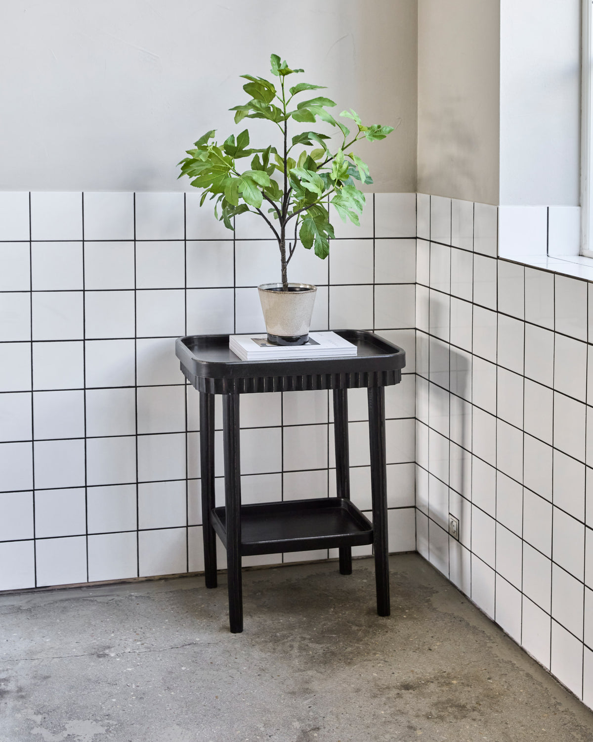 Schwarzer Konsolentisch HDMesa aus Mangoholz mit abnehmbarem Tablett oben