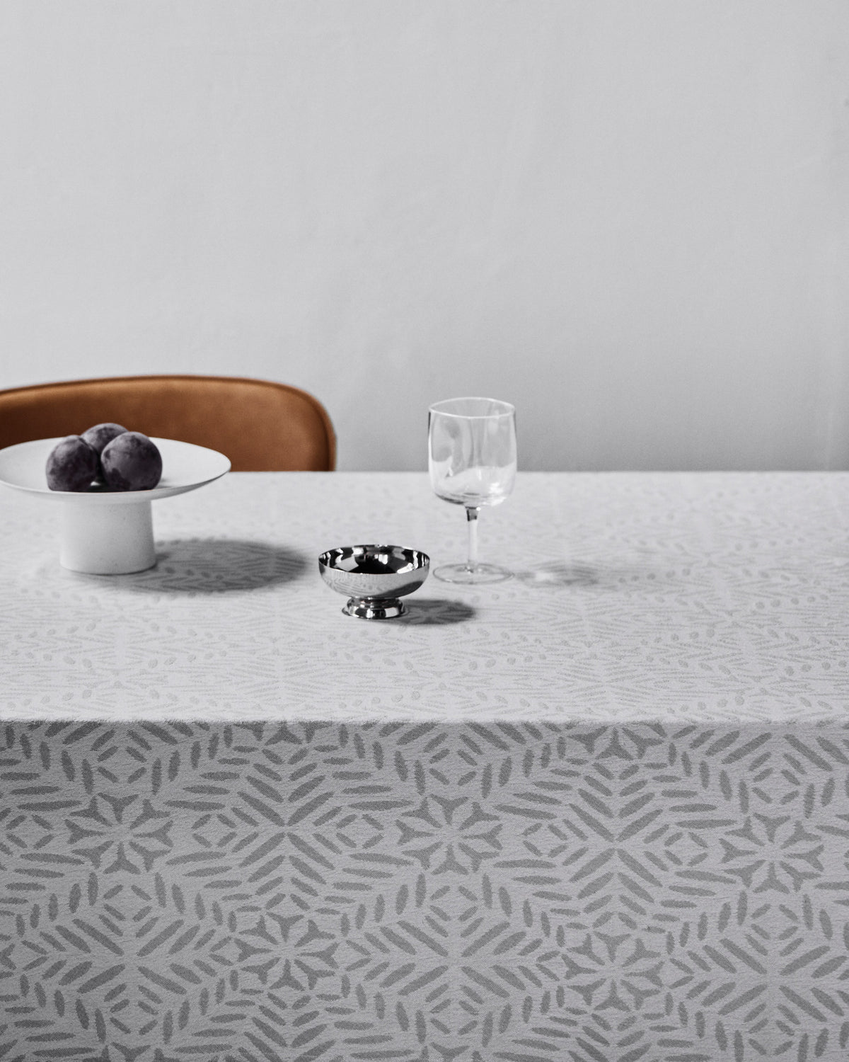 Tischdecke, HDClip, Weiß, Grau in White präsentiert im Onlineshop von KAQTU Design AG. Geschirrtuch ist von House Doctor