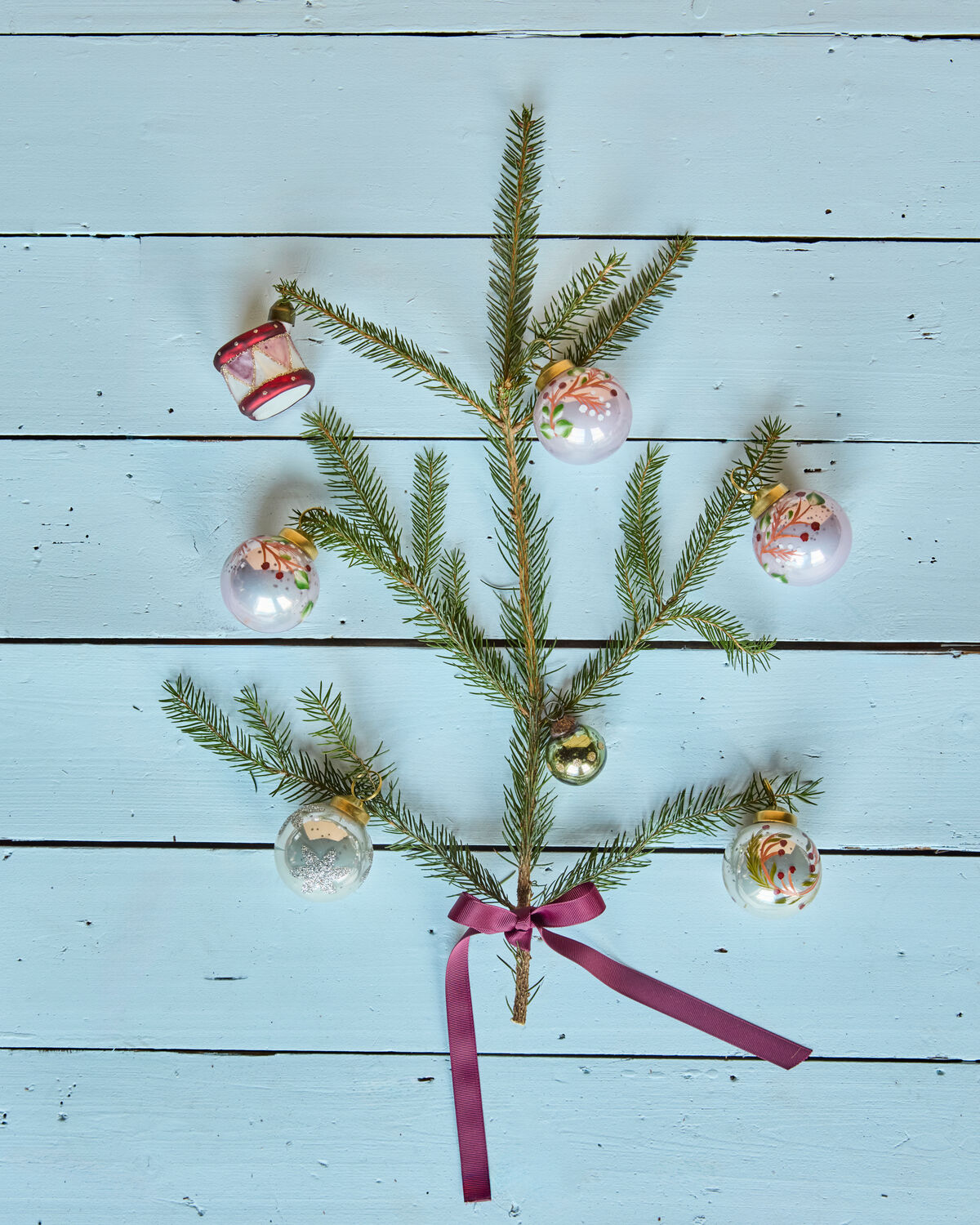 Eleganter rosa Weihnachtsschmuck von House Doctor, HDAntico, ideal für festliche Dekoration und stimmungsvolle Akzente in Ihrem Zuhause.