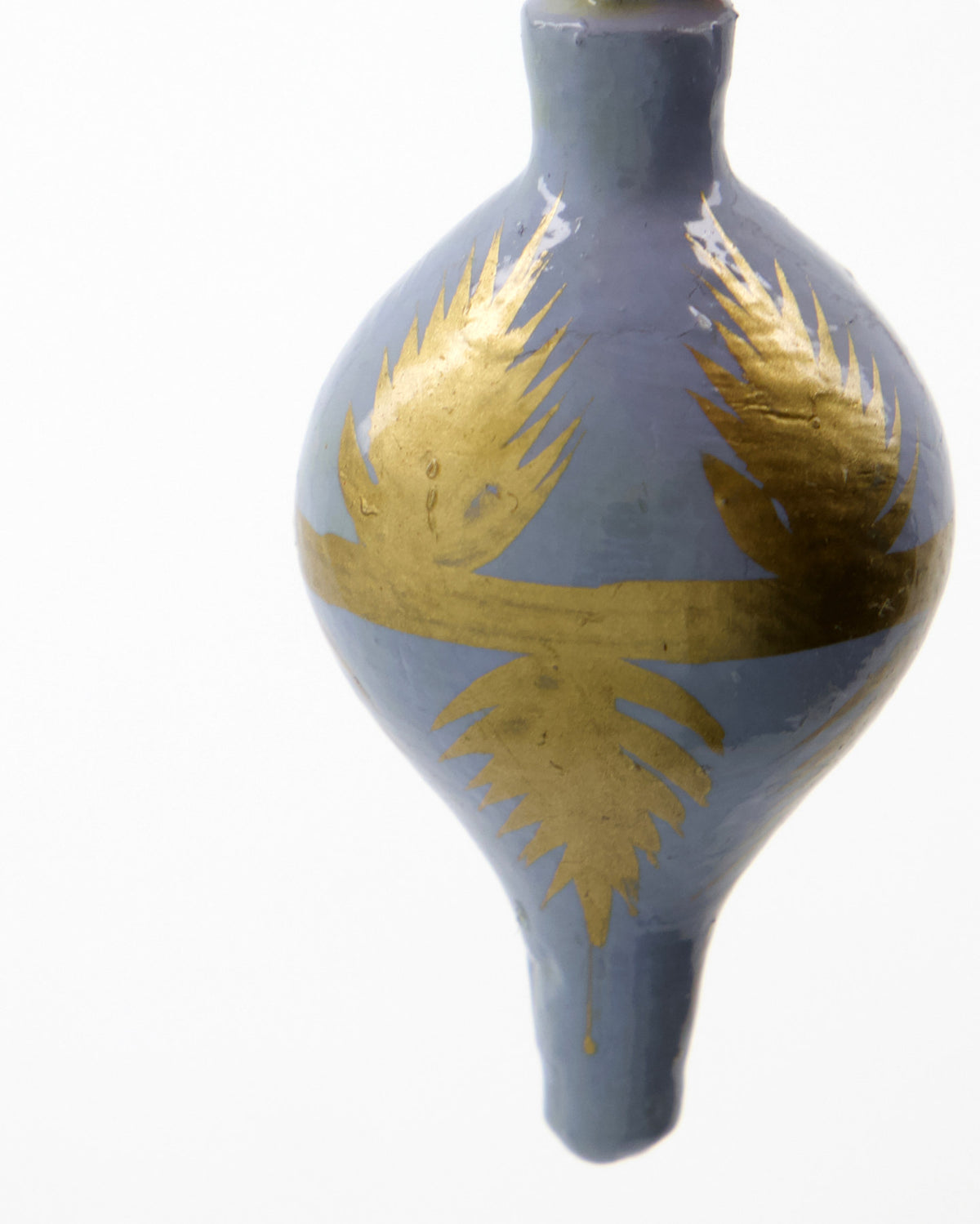 Sechs bemalte Ornamente HDStero aus recyceltem Holz in Schwarz, Weiss, Gold, Blau, Grün