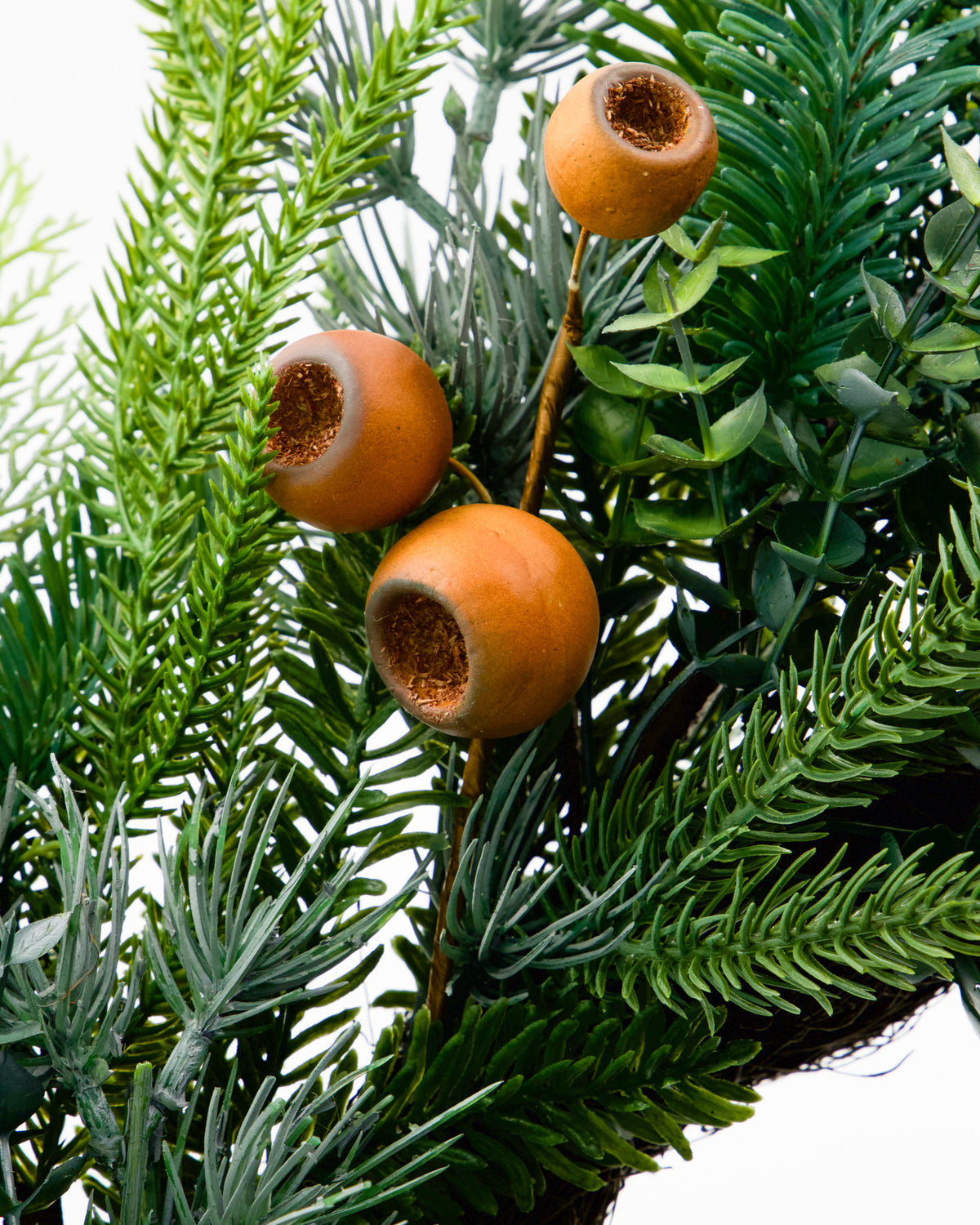 Grüner runder Weihnachtskranz Kranz HDDeco von House Doctor mit Fichtenzapfen