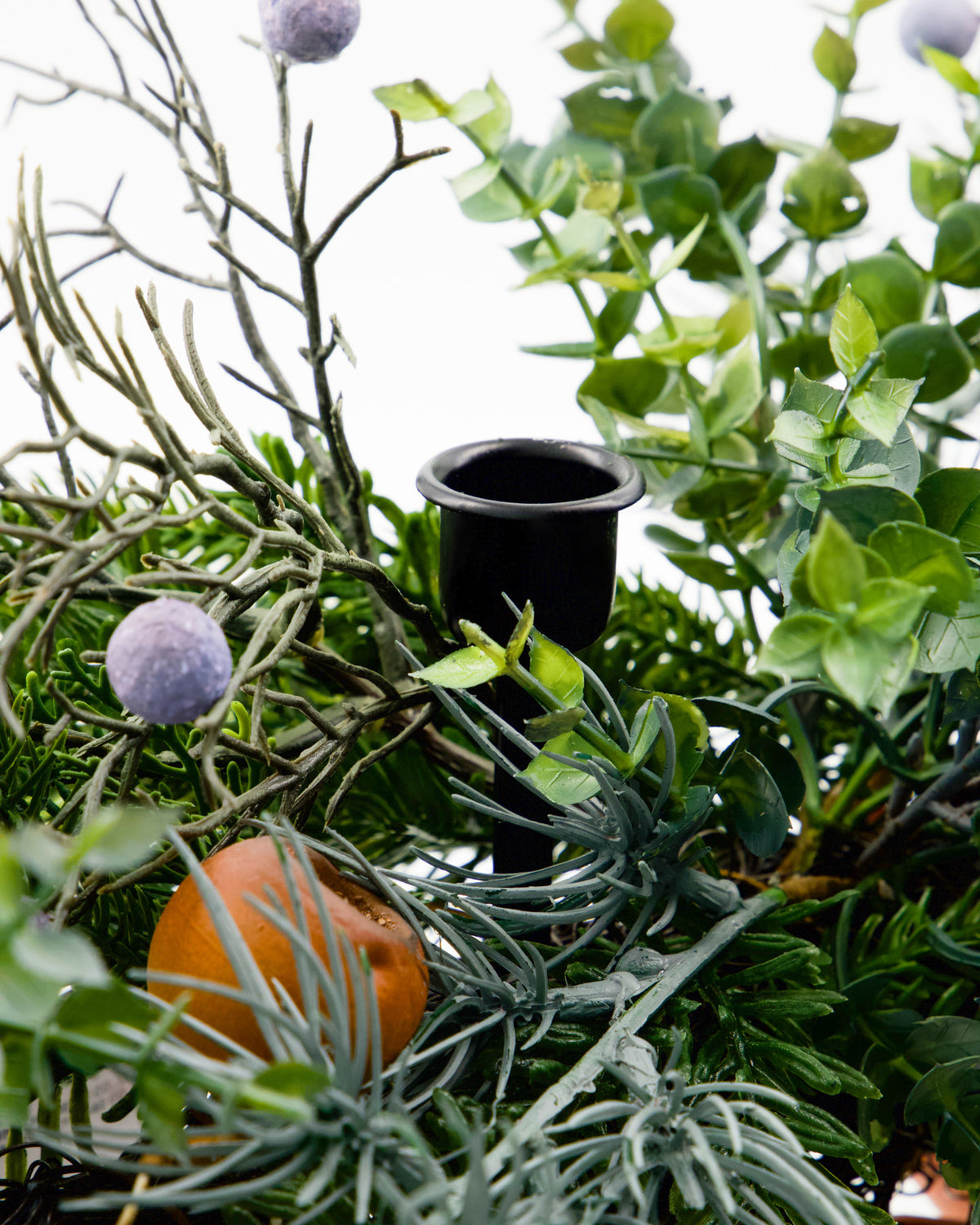 Grüner Kerzenständer HDDecor mit künstlichem Blattwerk und Kerzenhalter aus Eisen