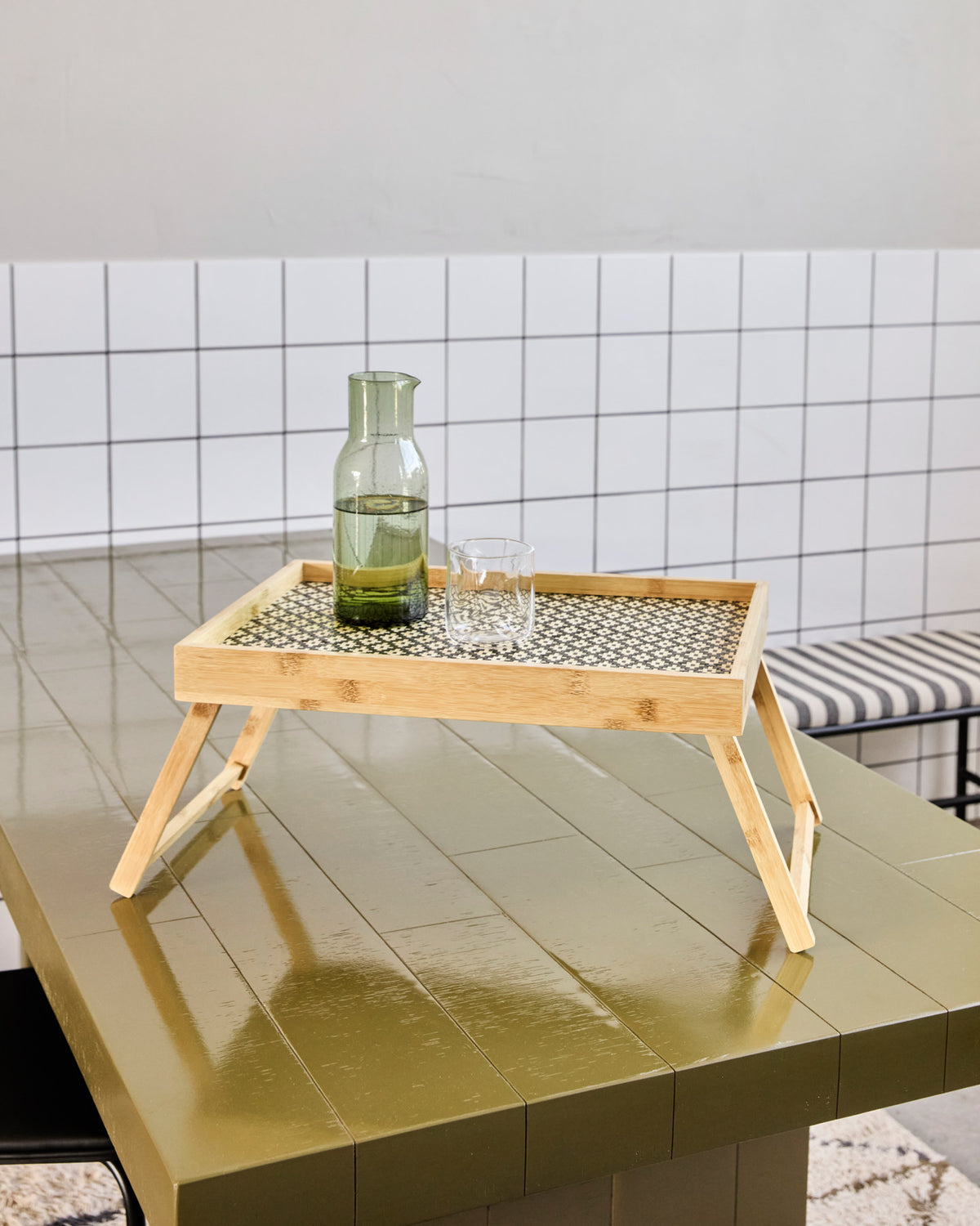 Tablett-Tisch, HDTray, Schwarz, Natur in Black präsentiert im Onlineshop von KAQTU Design AG. Tablett ist von House Doctor;Tablett-Tisch, HDTray, Schwarz, Natur in Black präsentiert im Onlineshop von KAQTU Design AG. Tablett ist von House Doctor;Tablett-Tisch, HDTray, Schwarz, Natur in Black präsentiert im Onlineshop von KAQTU Design AG. Tablett ist von House Doctor