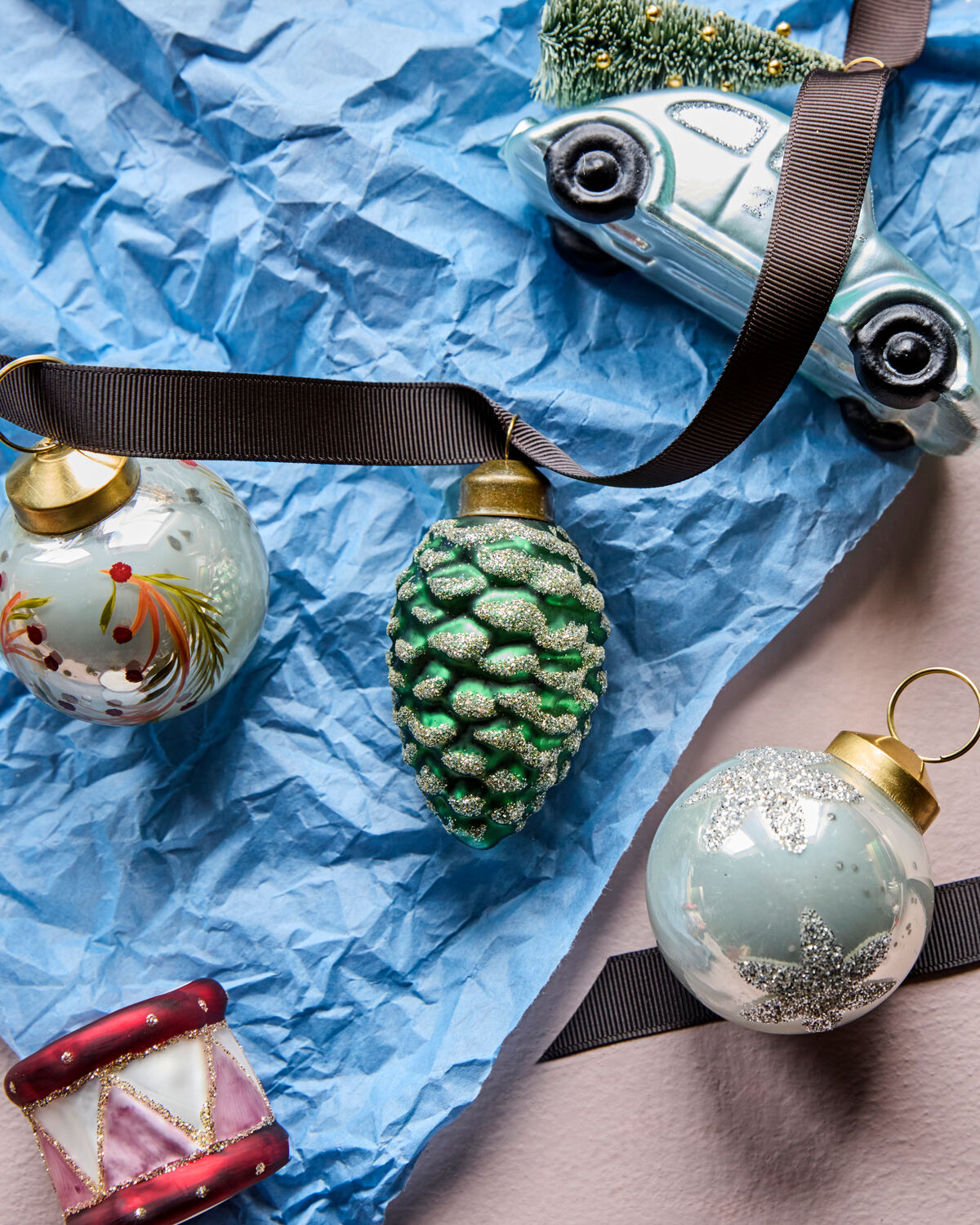 Eleganter grüner Weihnachtsschmuck HDCone von House Doctor, ideal für festliche Dekoration und stimmungsvolle Akzente in Ihrem Zuhause.
