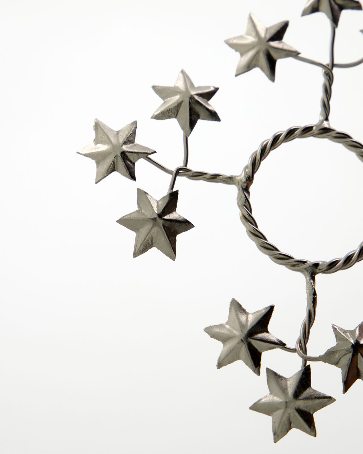 Schöner Kerzenring in Silber von HDStar, perfekt für eine festliche Atmosphäre und stilvolle Weihnachtsdekoration.