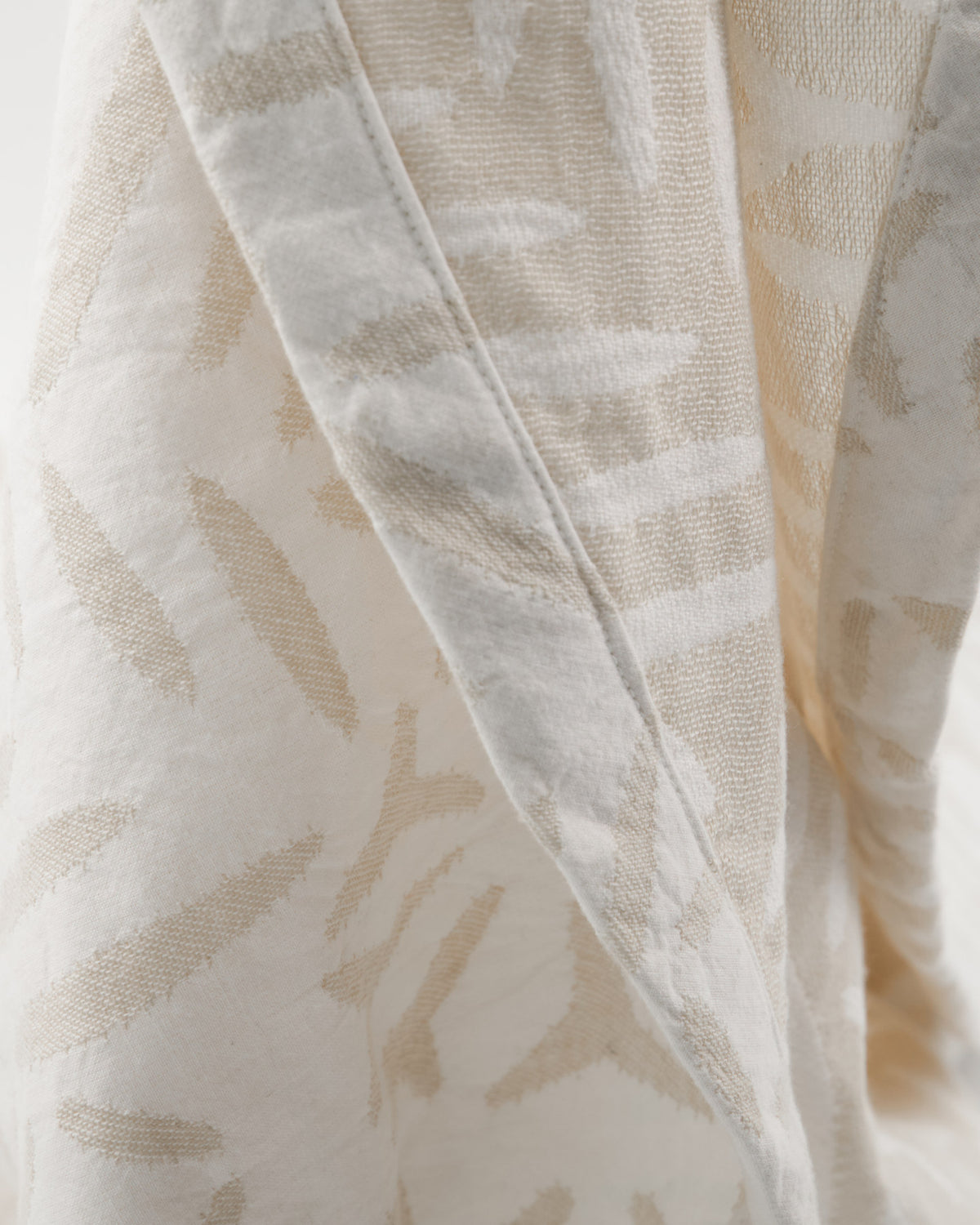 Weihnachtsteppich, HDGift, Off-White in Off-white präsentiert im Onlineshop von KAQTU Design AG. Weihnachtszubehör ist von House Doctor