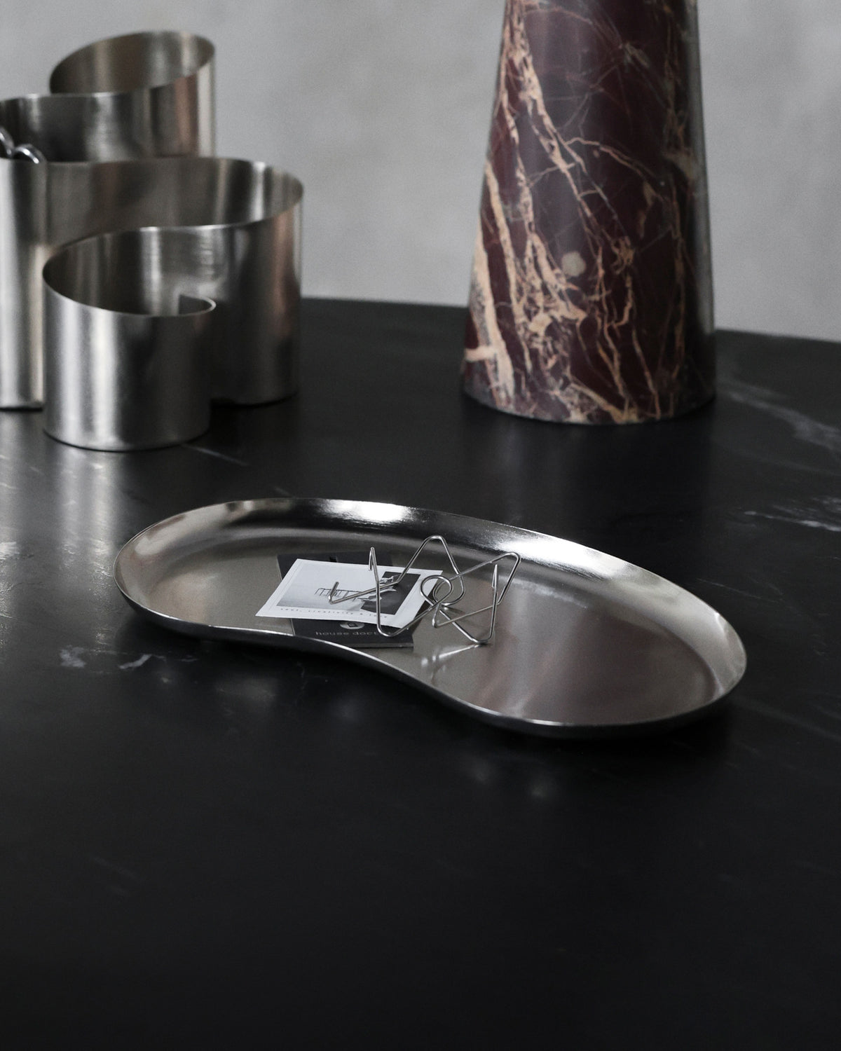 Tablett, HDOsea, Silber-Finish in Silberfarben präsentiert im Onlineshop von KAQTU Design AG. Tablett ist von House Doctor
