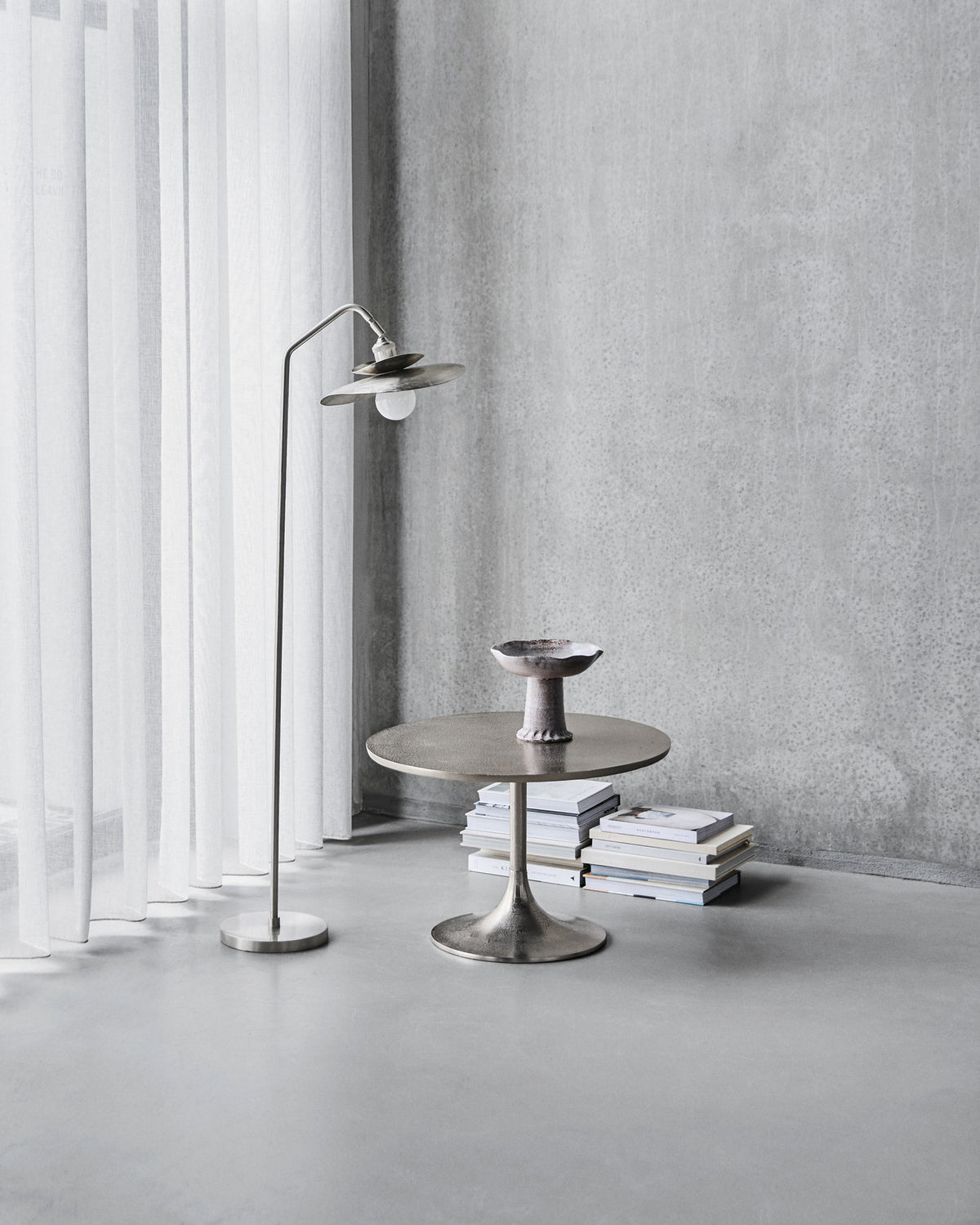 Stehlampe, HDStand, Gebürstetes Silber-Finish in Brushed silver finish präsentiert im Onlineshop von KAQTU Design AG. Stehleuchte ist von House Doctor
