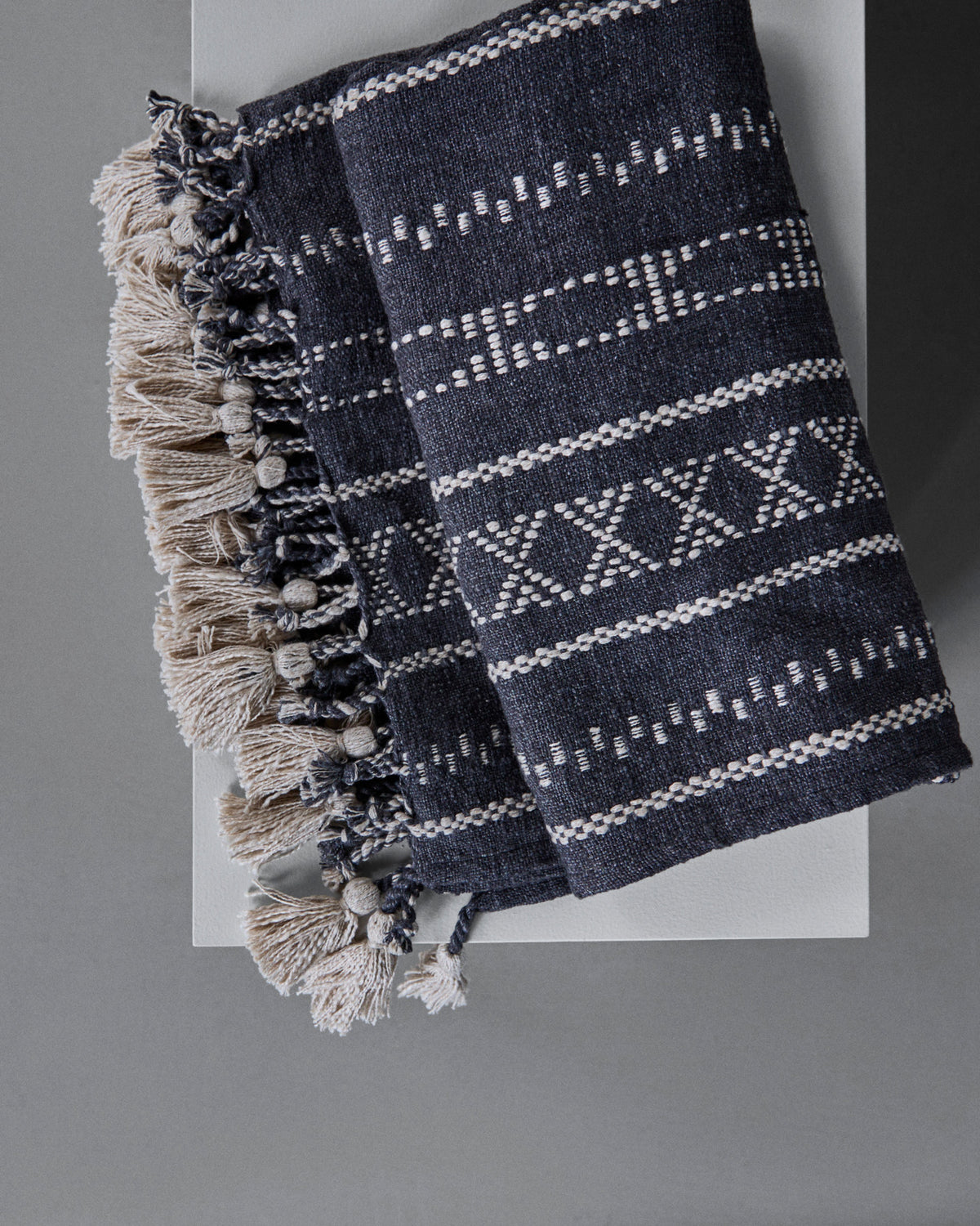 Decke, HDEllis, Ombre-Blau in Ombre Blau präsentiert im Onlineshop von KAQTU Design AG. Wolldecke ist von House Doctor