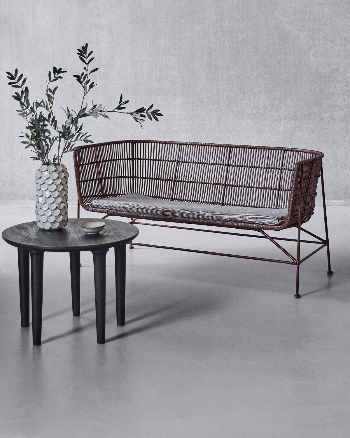 Loungesofa, HDCuun, Maulbeere in Maulbeere präsentiert im Onlineshop von KAQTU Design AG. 2er Sofa ist von House Doctor