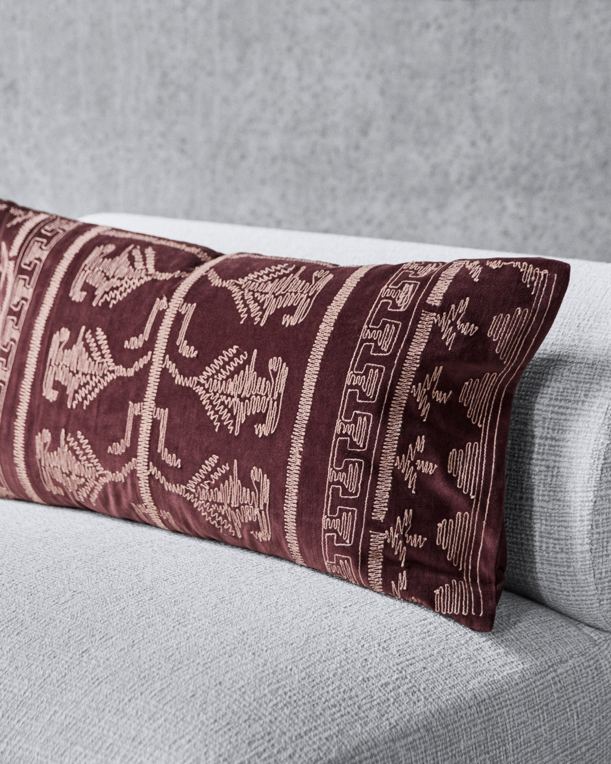 Kissen, HDHarlov, Bitterschokolade in Bitter chocolate präsentiert im Onlineshop von KAQTU Design AG. Deko Kissenbezug ist von House Doctor