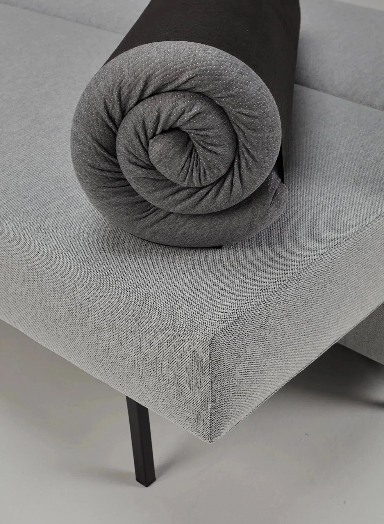 Inno Topper 150 von Innovation Living: Ergonomischer Topper für verbesserten Schlafkomfort und ideale Unterstützung auf Ihrem Schlafsofa.