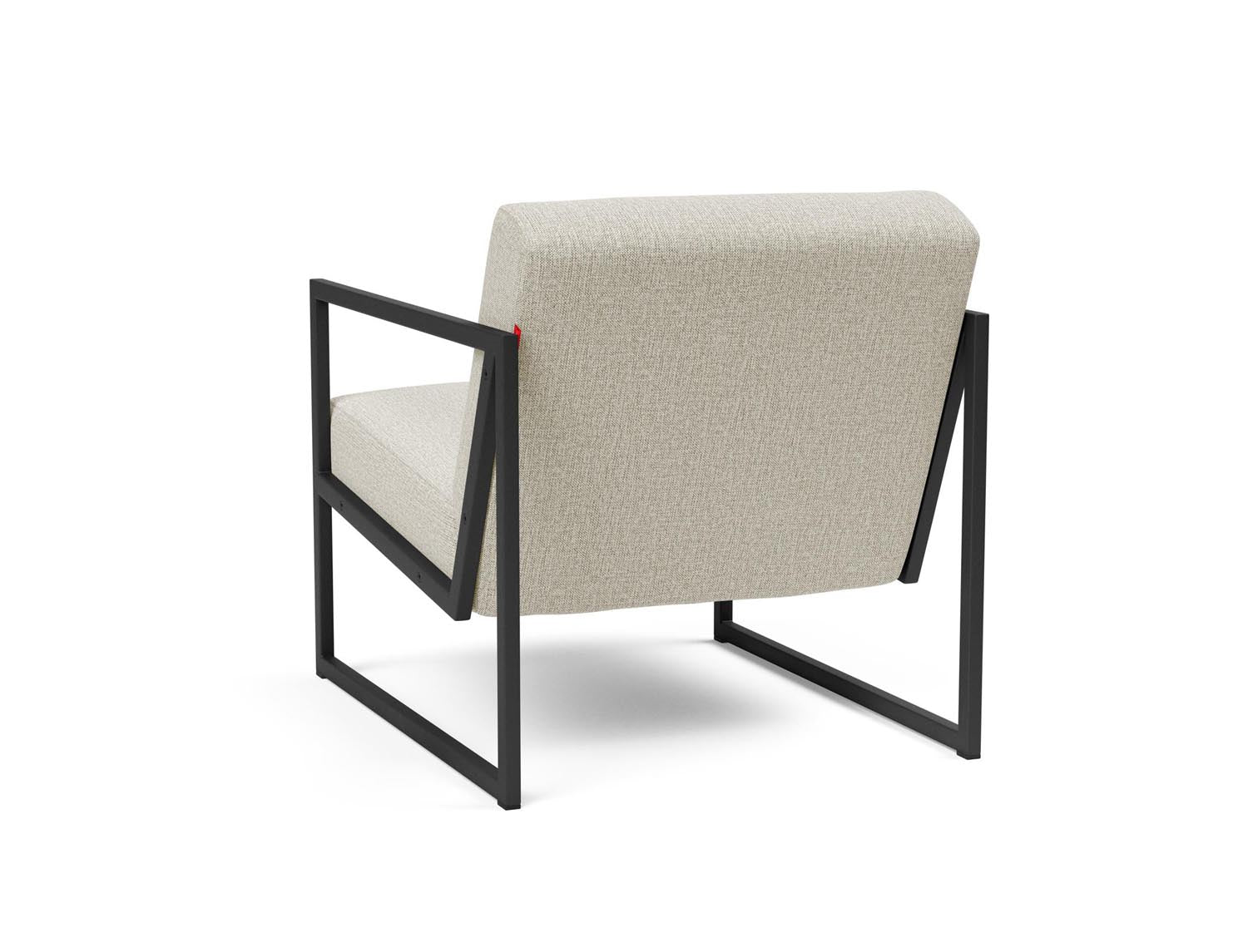 Erleben Sie den Vikko Sessel mit Armlehnen von Innovation Living – ein elegantes Möbelstück, das Komfort und modernes Design vereint.
