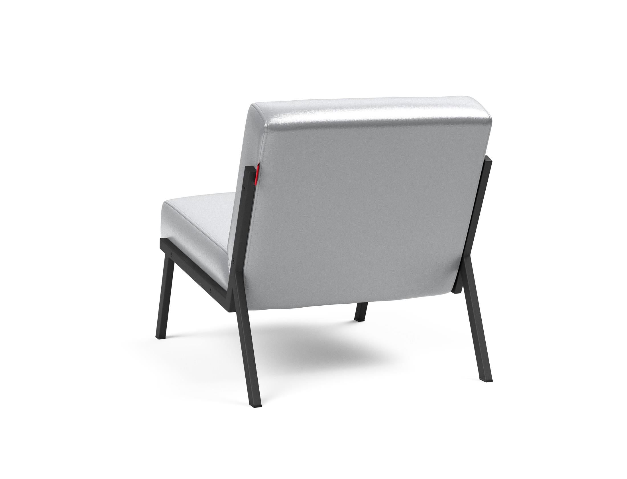 Erleben Sie den Vikko Sessel von Innovation Living – stilvolles Design trifft auf vielseitige Nutzung für Ihr Zuhause.