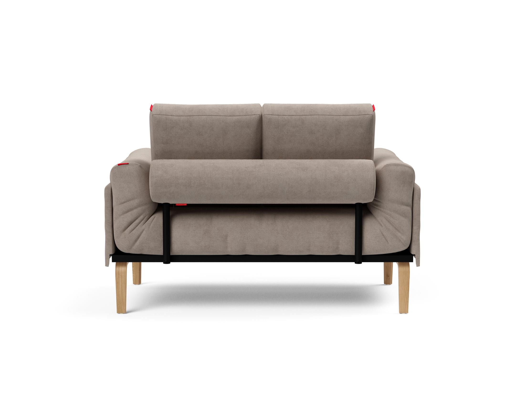 Entdecken Sie das Rollo Bow Klappsofa 80 von Innovation Living: Elegantes Design, vielseitig einsetzbar, mit hochwertigem Cover und strapazierfähigem Gestellbezug.