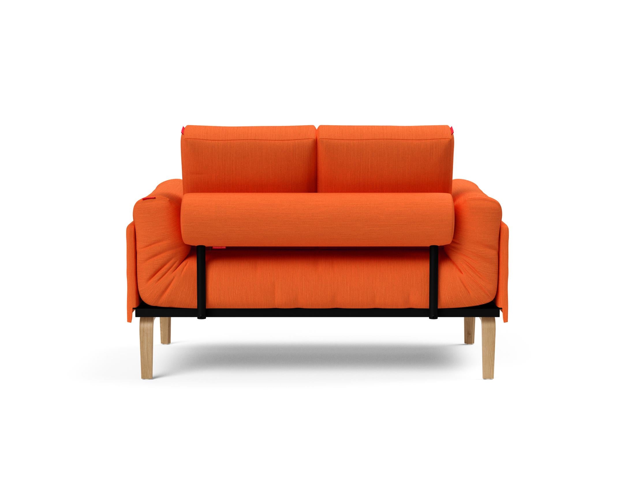 Entdecken Sie das Rollo Bow Klappsofa 80 von Innovation Living: Elegantes Design, vielseitig einsetzbar, mit hochwertigem Cover und strapazierfähigem Gestellbezug.