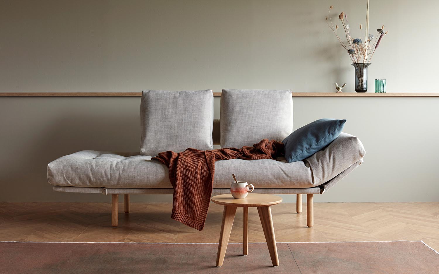 Entdecken Sie das Rollo Stem Klappsofa 80 von Innovation Living – stilvoll, vielseitig und mit hochwertigem Bezug für optimalen Komfort.
