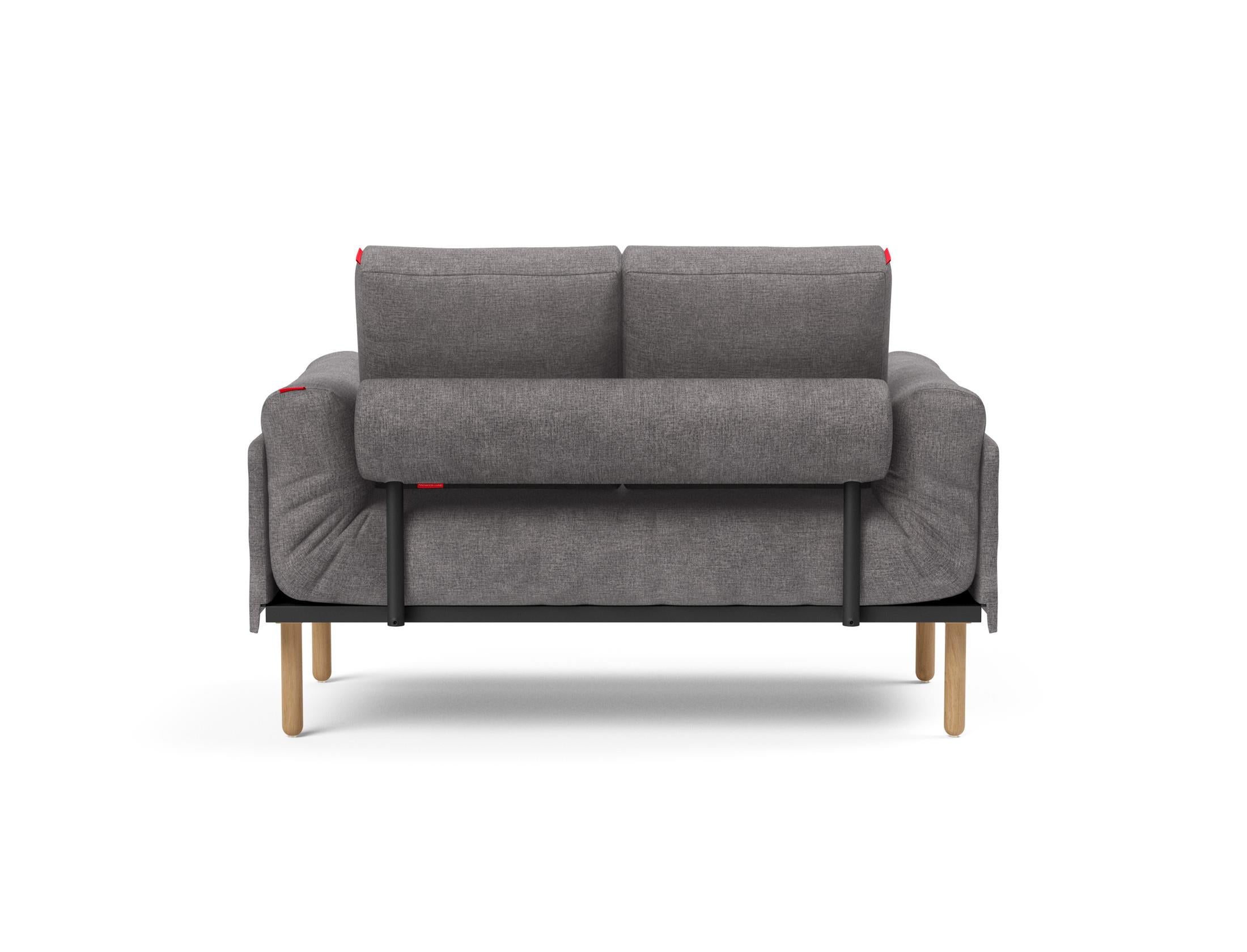 Erleben Sie das Rollo Stem Klappsofa 80 von Innovation Living: modernes Design, flexible Nutzung und edler Stoff für optimalen Sitzkomfort.