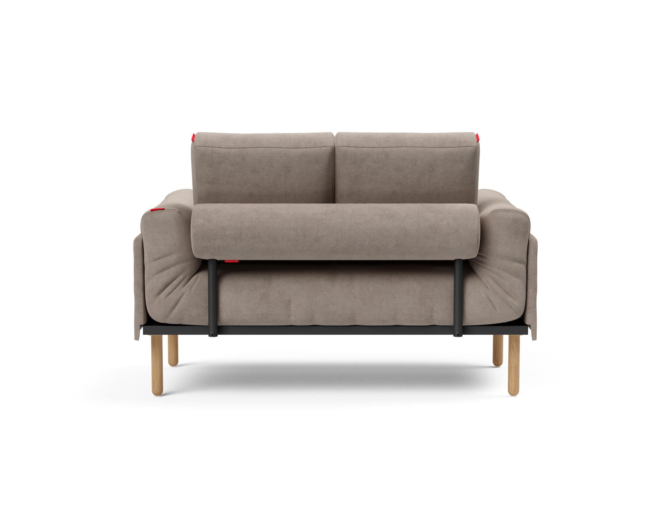 Erleben Sie das Rollo Stem Klappsofa 80 von Innovation Living: modernes Design, flexible Nutzung und edler Stoff für optimalen Sitzkomfort.