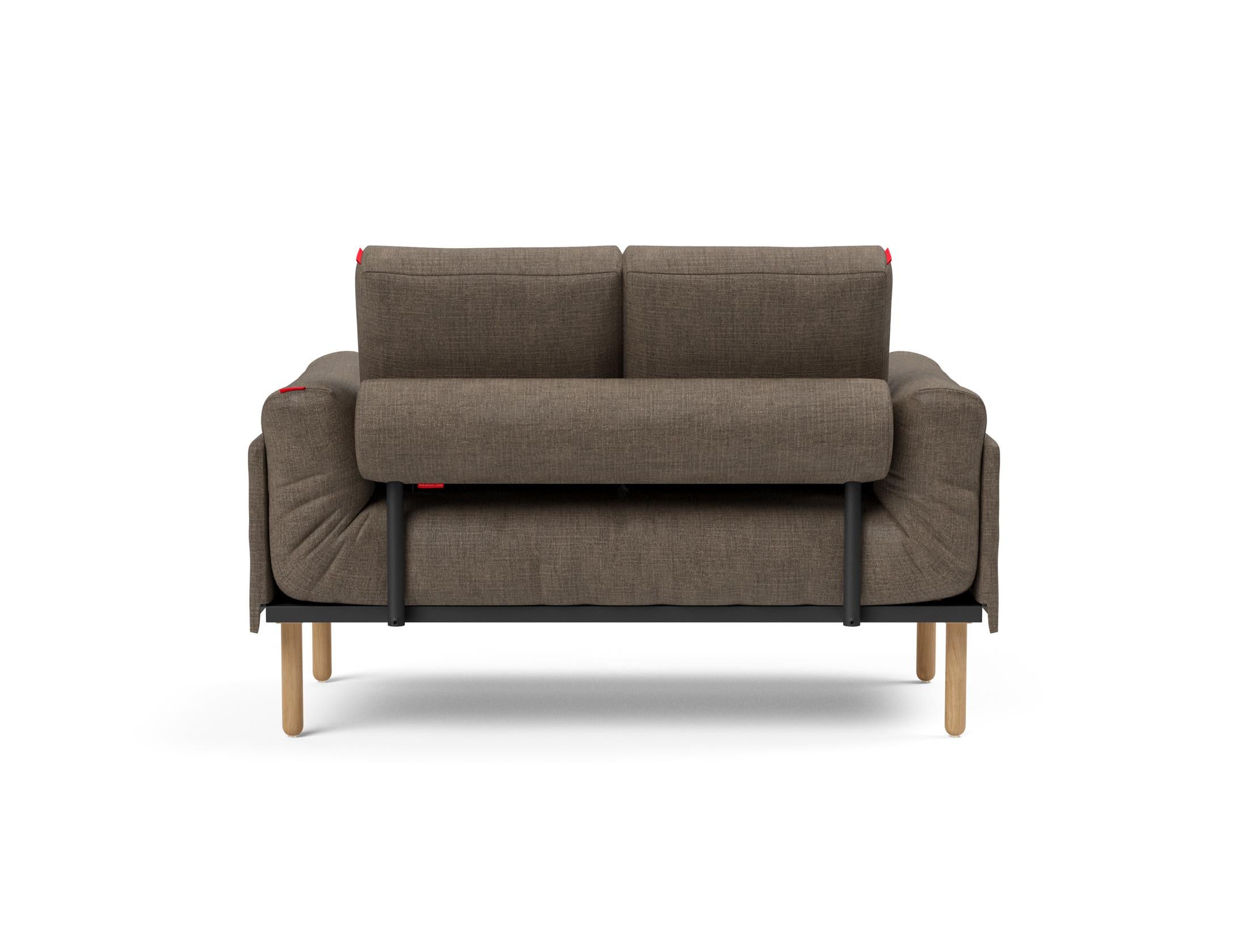 Erleben Sie das Rollo Stem Klappsofa 80 von Innovation Living: modernes Design, flexible Nutzung und edler Stoff für optimalen Sitzkomfort.