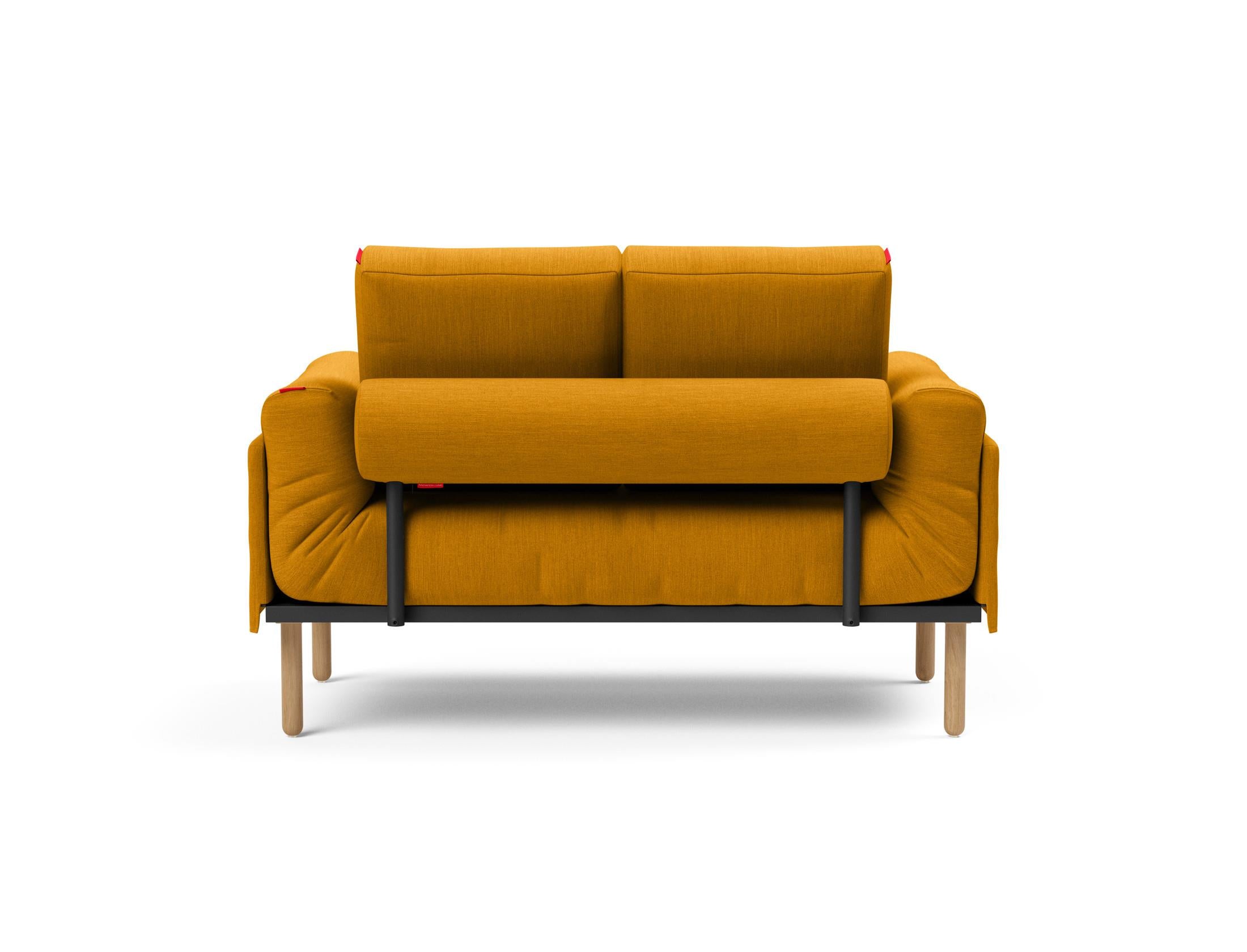 Erleben Sie das Rollo Stem Klappsofa 80 von Innovation Living: modernes Design, flexible Nutzung und edler Stoff für optimalen Sitzkomfort.