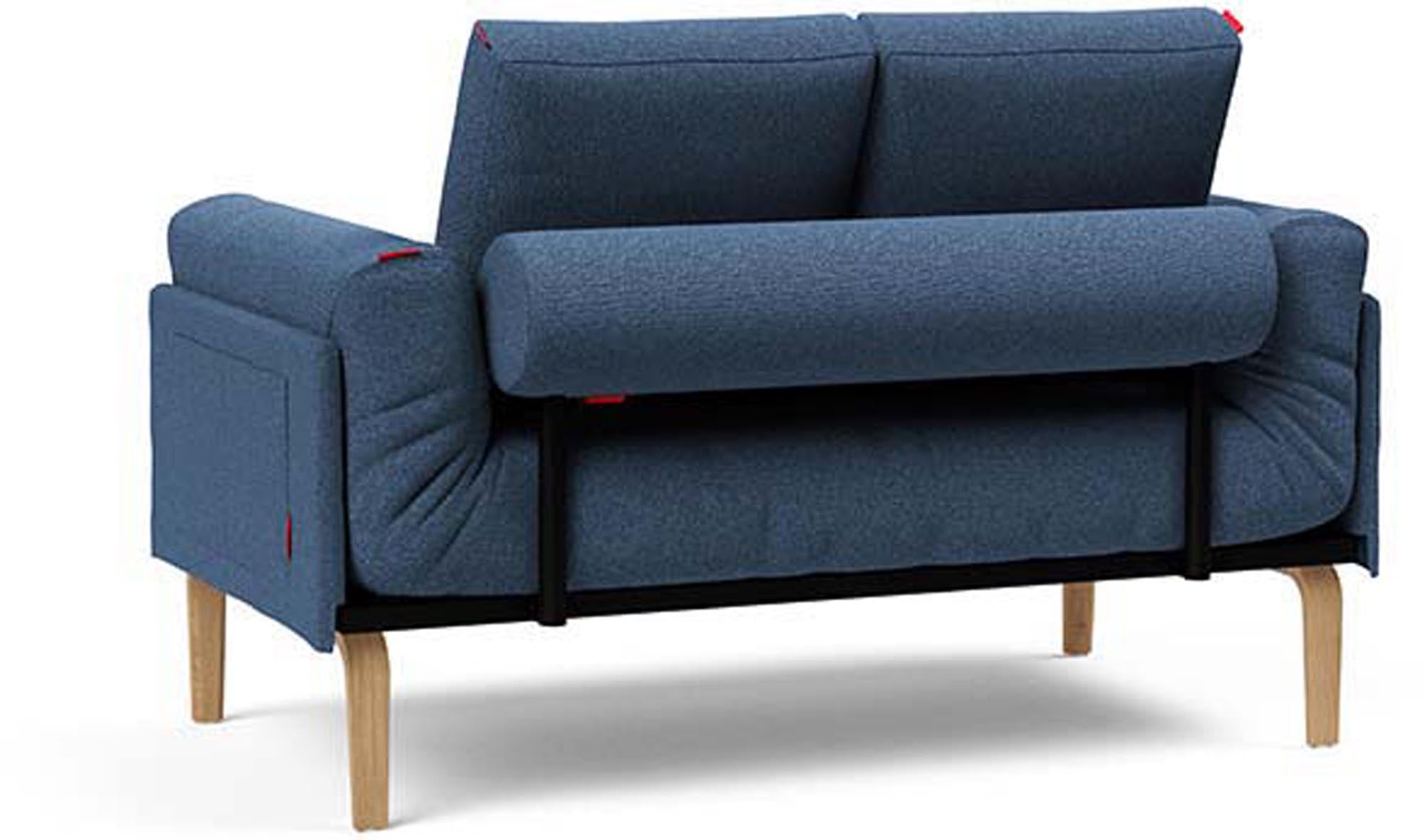 Erleben Sie das Rollo Bow Klappsofa 80 von Innovation Living – ein elegantes Möbelstück mit dem einzigartigen Cover Spring für höchsten Sitzkomfort und Vielseitigkeit.