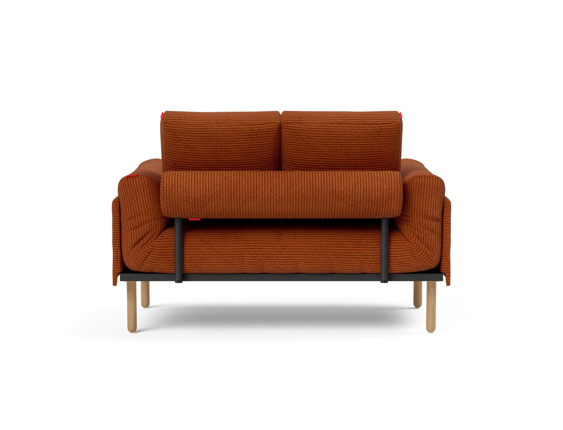Erleben Sie das Rollo Stem Klappsofa 80 von Innovation Living: modernes Design, flexible Nutzung und edler Stoff für optimalen Sitzkomfort.