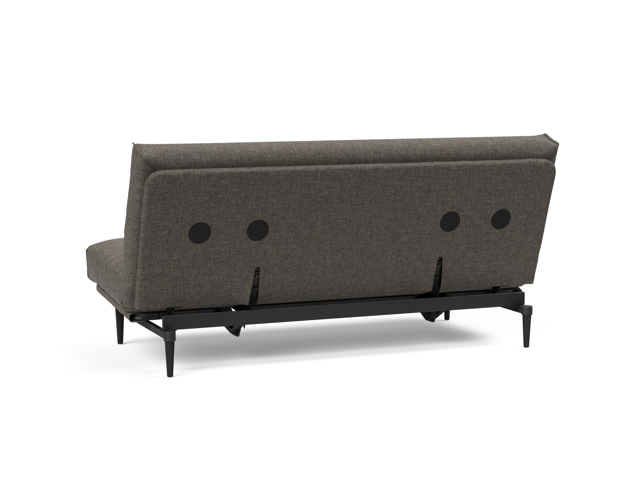 Erleben Sie das stilvolle Colpus Bettsofa 140 in edlem Eiche schwarz. Die Soft Spring Polsterung vereint Komfort und modernes Design für Ihr Zuhause.