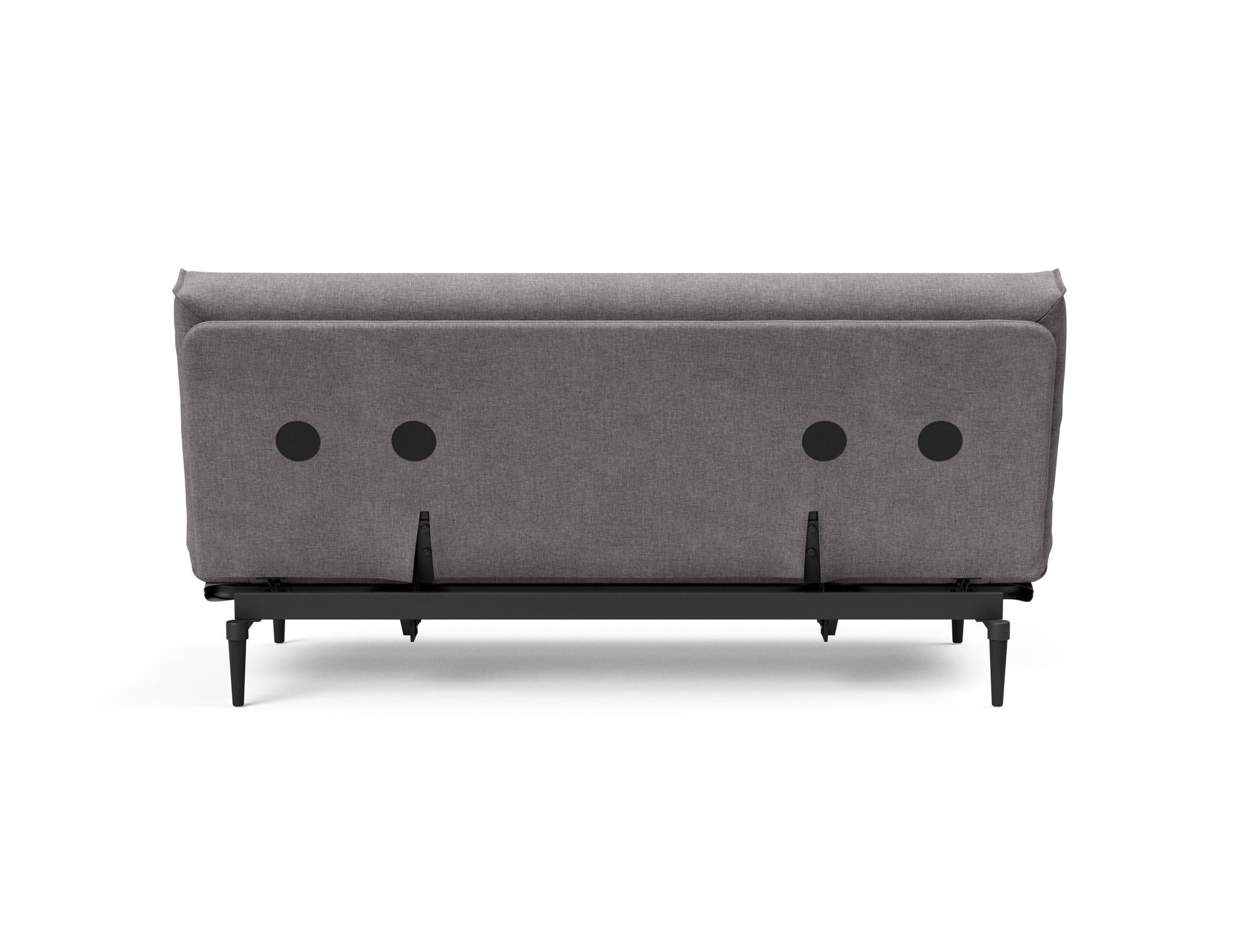 Entdecken Sie das Colpus Bettsofa 140 in elegantem Eiche schwarz. Der Soft Spring Bezug vereint modernen Stil mit höchstem Sitzkomfort.