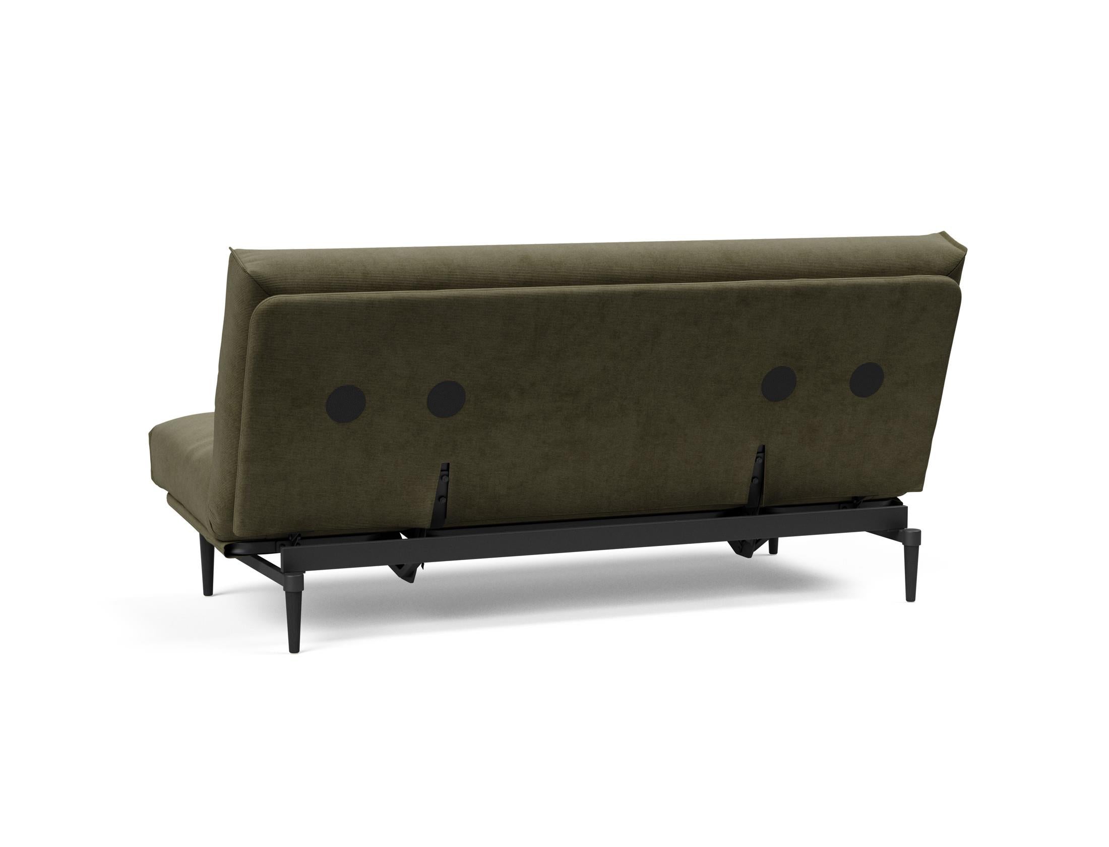 Erleben Sie das Colpus Bettsofa 140 in stilvollem Eiche schwarz. Der Soft Spring Bezug bietet optimalen Komfort und zeitgemäßes Design für Ihr Zuhause.