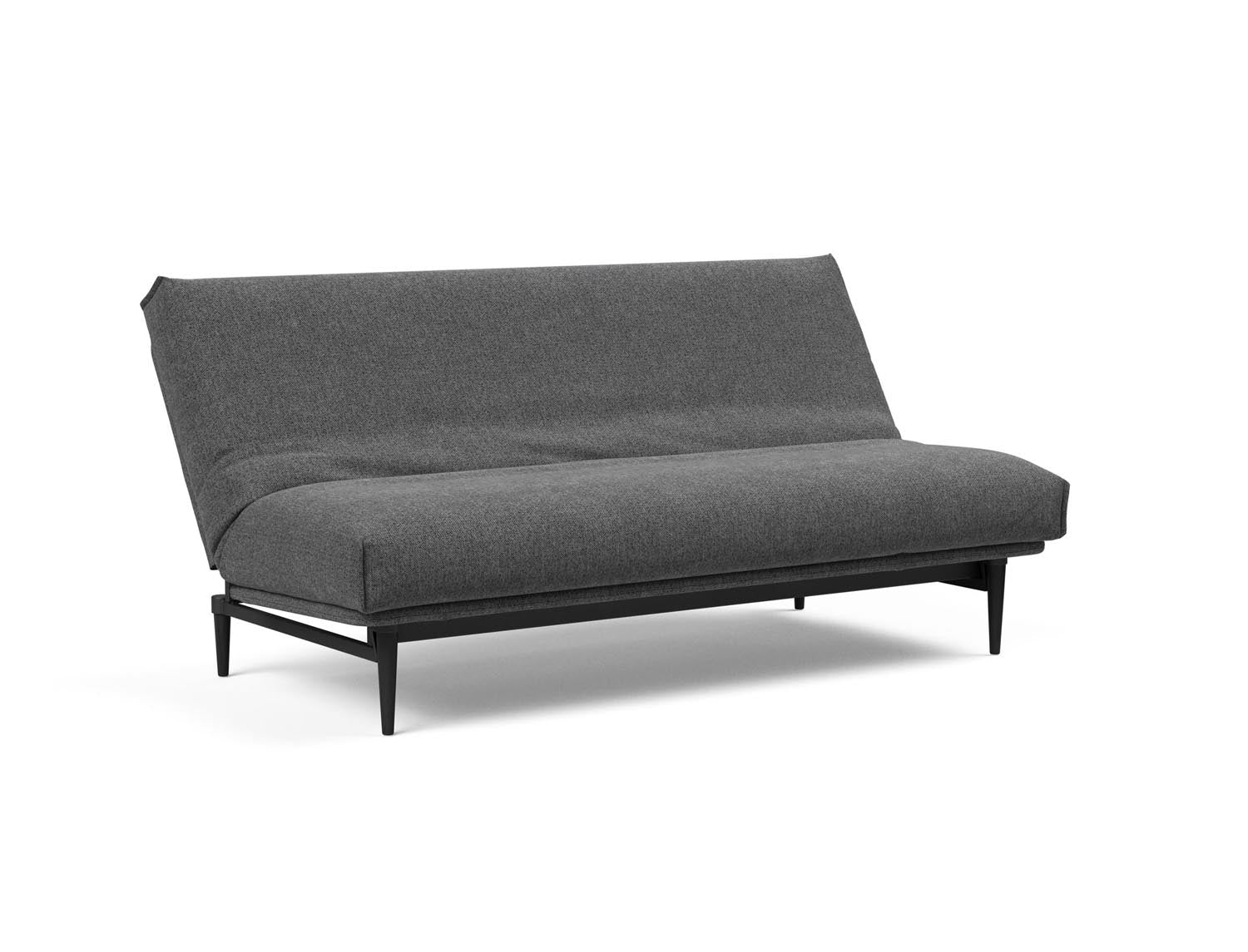 Entdecken Sie das Colpus Bettsofa 140 in elegantem Eiche schwarz. Der Soft Spring Bezug vereint modernen Stil mit höchstem Sitzkomfort.
