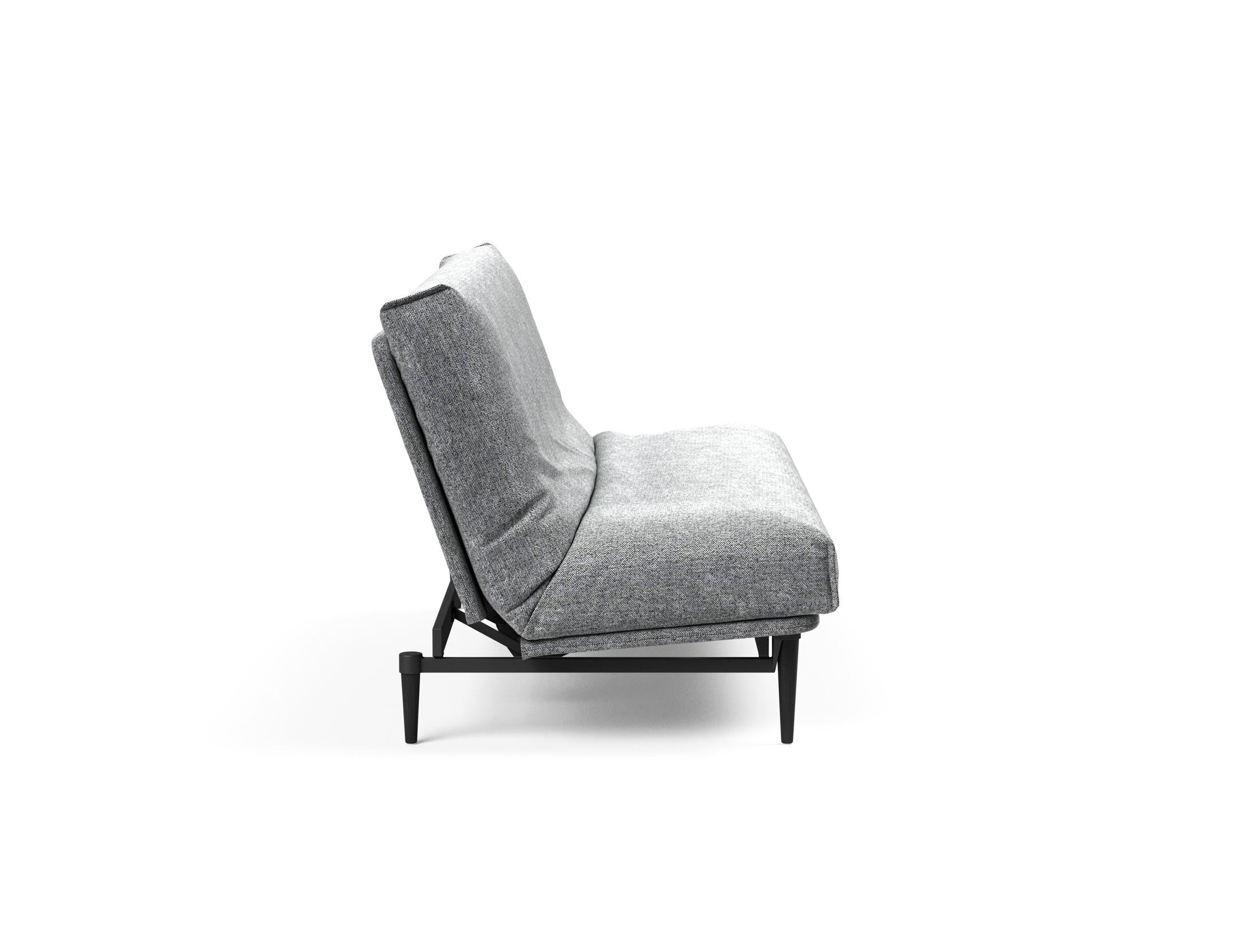 Erleben Sie das Colpus Bettsofa 140 in stilvollem Eiche schwarz. Der Soft Spring Bezug bietet optimalen Komfort und zeitgemäßes Design für Ihr Zuhause.