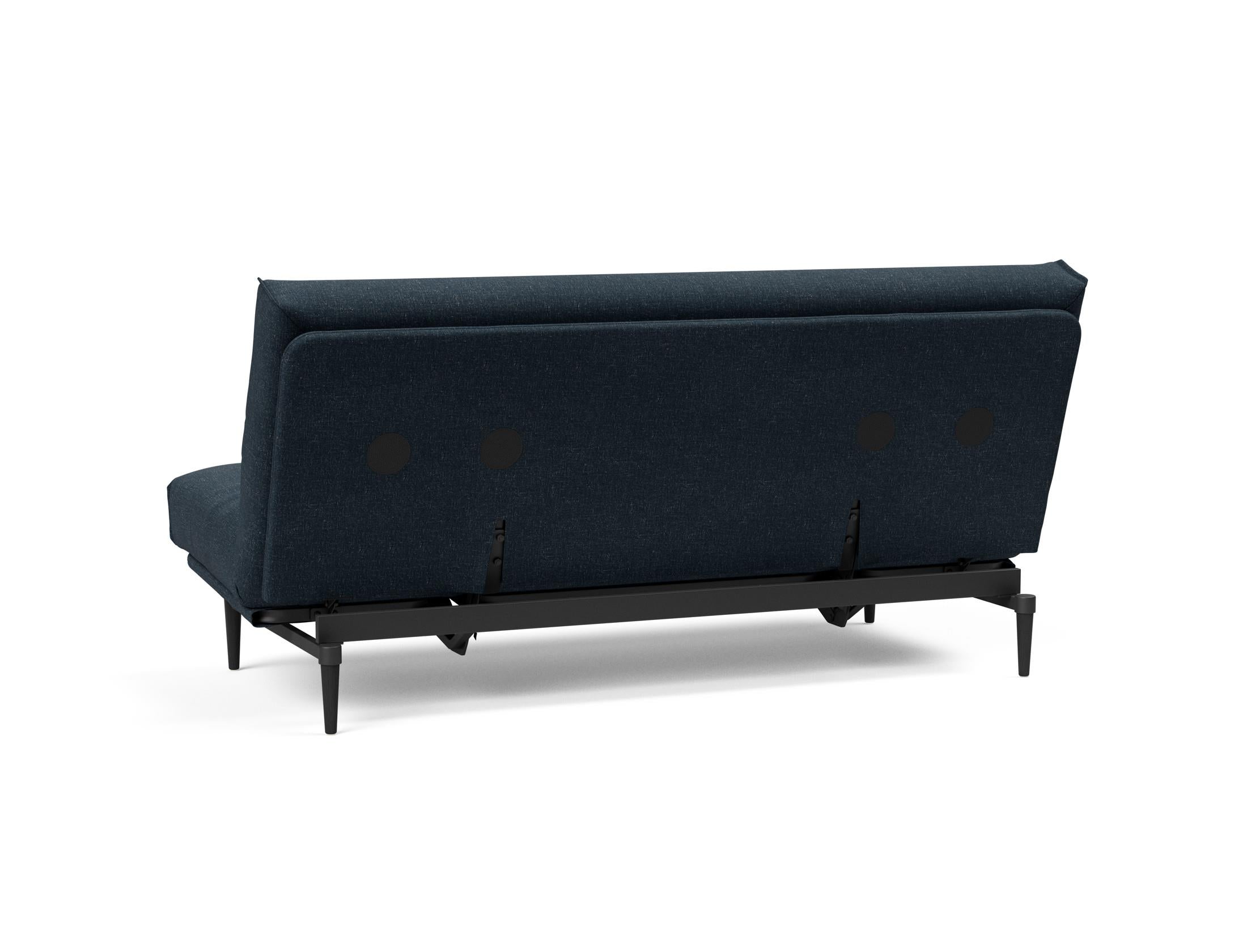 Erleben Sie das Colpus Bettsofa 140 in stilvollem Eiche schwarz. Der Soft Spring Bezug bietet optimalen Komfort und zeitgemäßes Design für Ihr Zuhause.