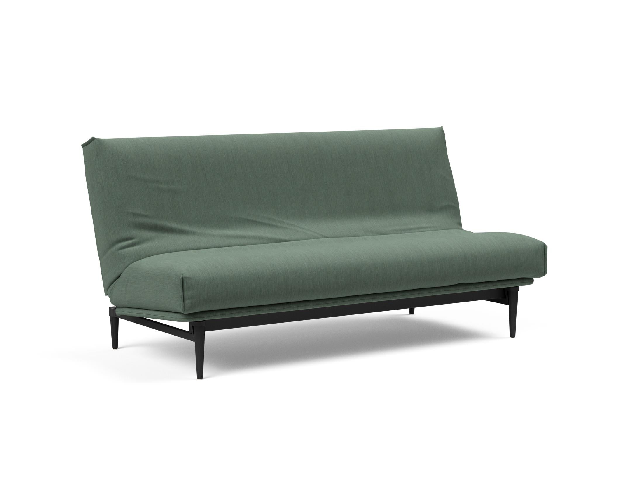 Entdecken Sie das Colpus Bettsofa 140 in elegantem Eiche schwarz. Der Soft Spring Bezug vereint modernen Stil mit höchstem Sitzkomfort.