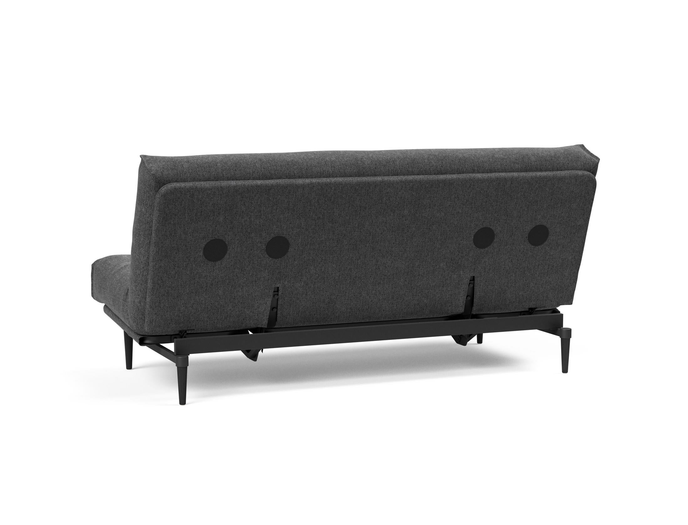 Entdecken Sie das Colpus Bettsofa 140 in stilvollem Nordic Eiche schwarz. Der Soft Spring Bezug bietet höchsten Komfort und zeitgemäßes Design.
