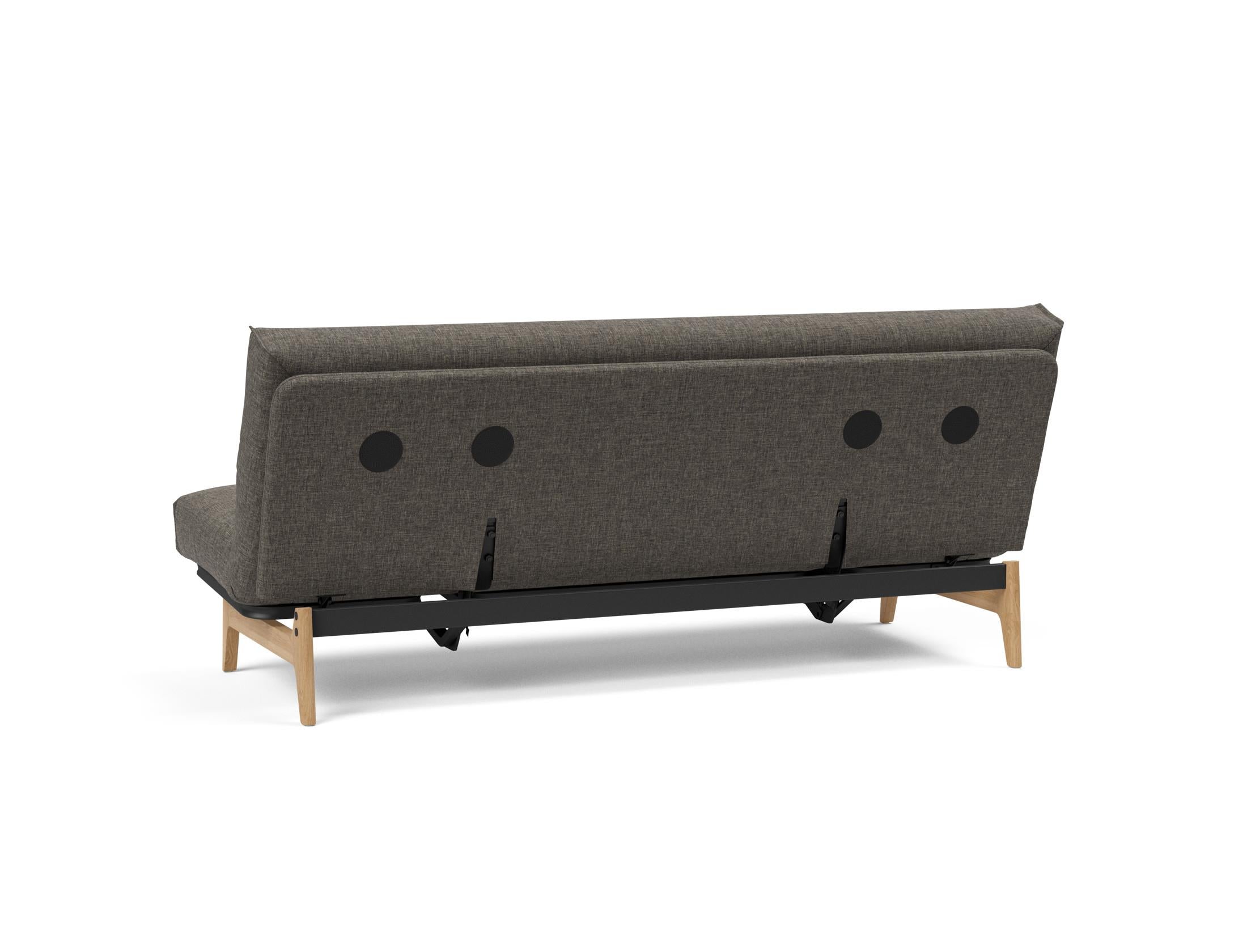 Erleben Sie das Aslak 120 Bettsofa Nordic Cover Soft Spring von Innovation Living – eine harmonische Verbindung aus skandinavischem Stil, exzellentem Komfort und praktischer Vielseitigkeit.